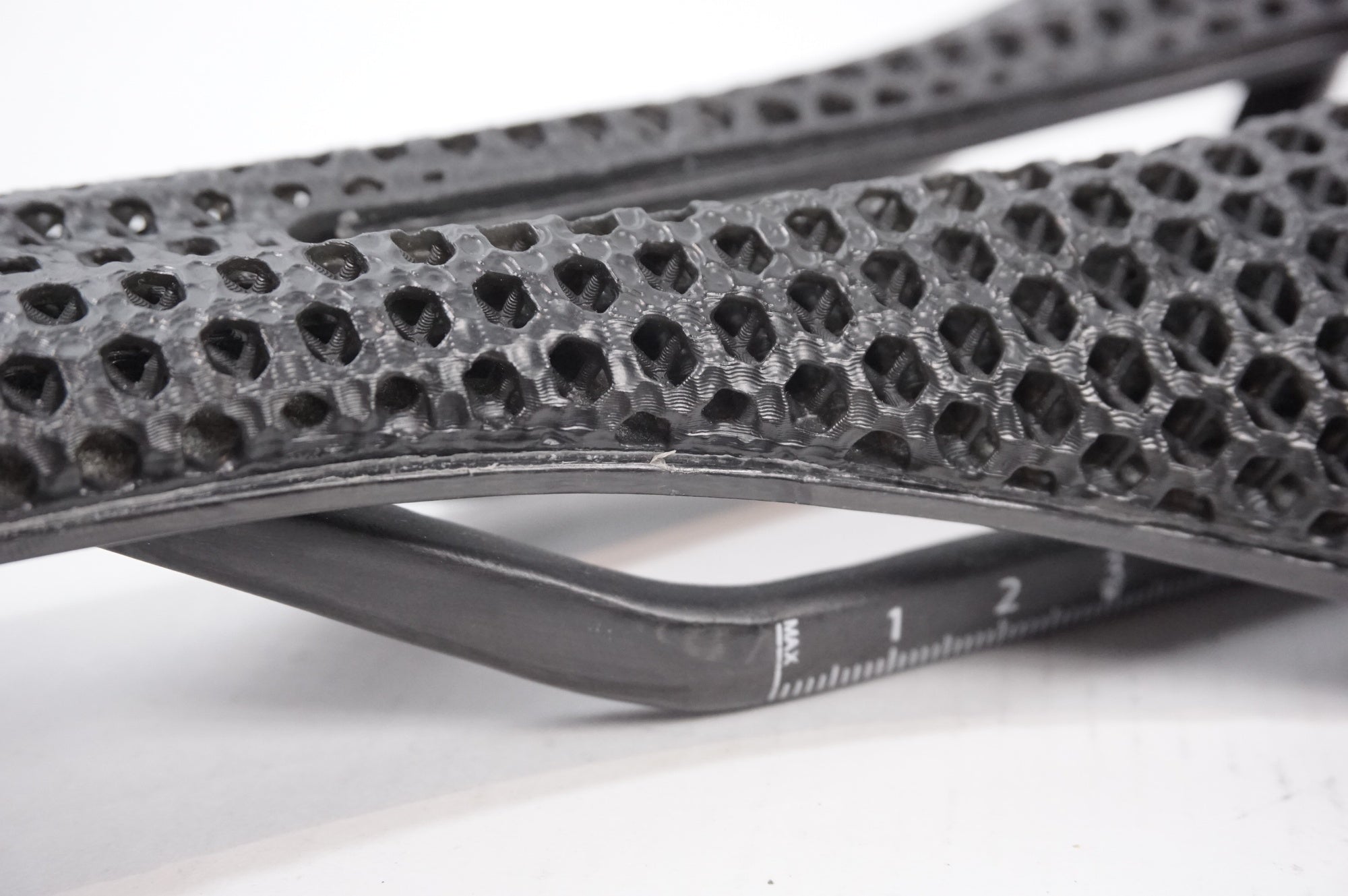 RYET 「リーエト」 3D HONEY COMB サドル / 世田谷店