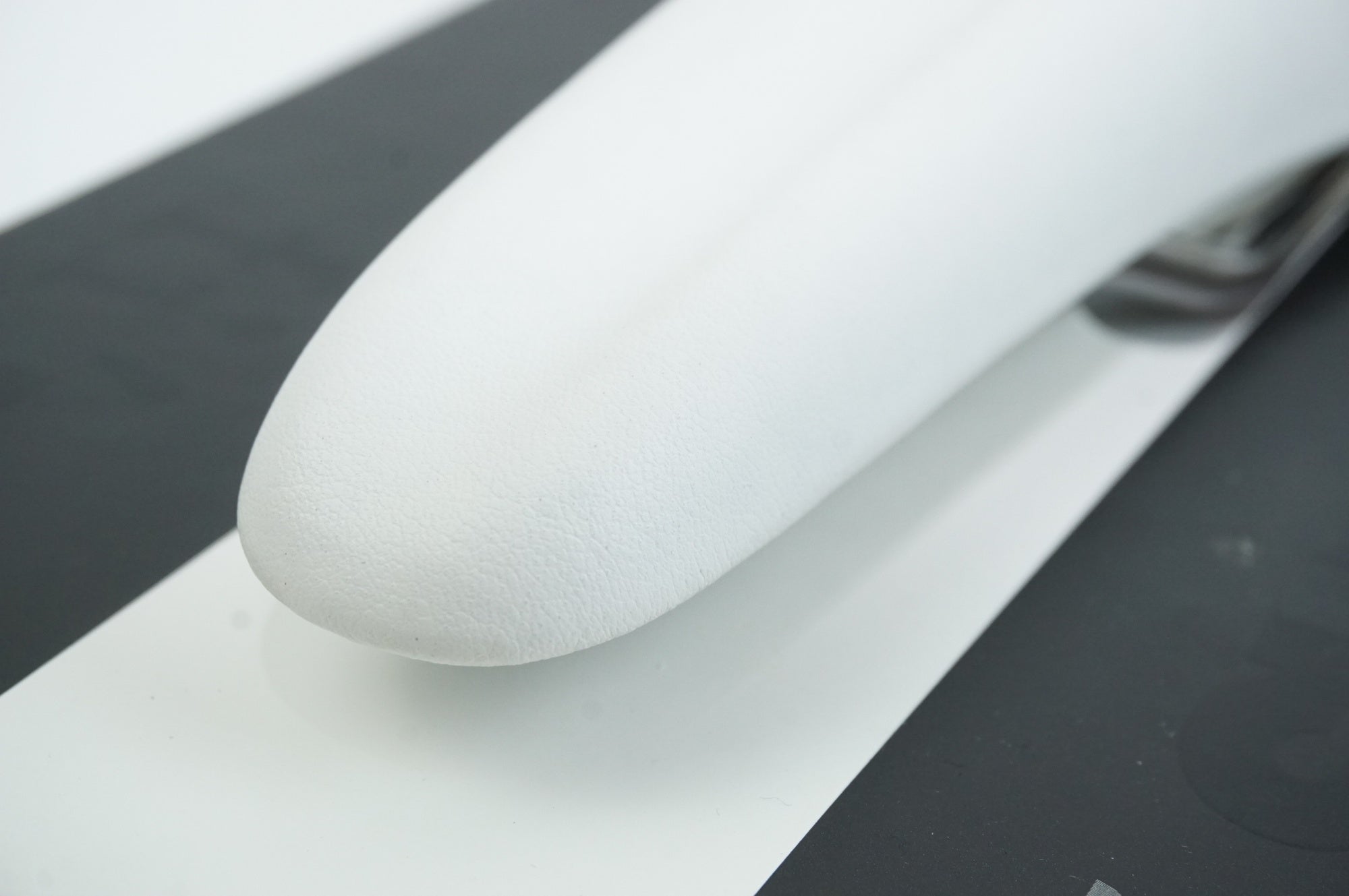 FIZIK 「フィジーク」 ALIANTE VERSUS K:IUM 239g サドル / 中目黒店