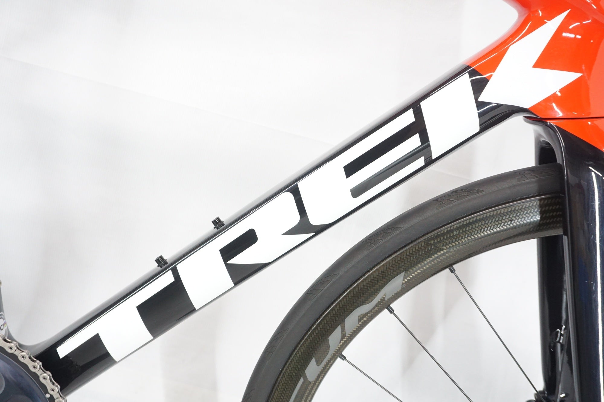 TREK 「トレック」 EMONDA SL 6 DISC 2021年モデル ロードバイク / 阪急塚口店
