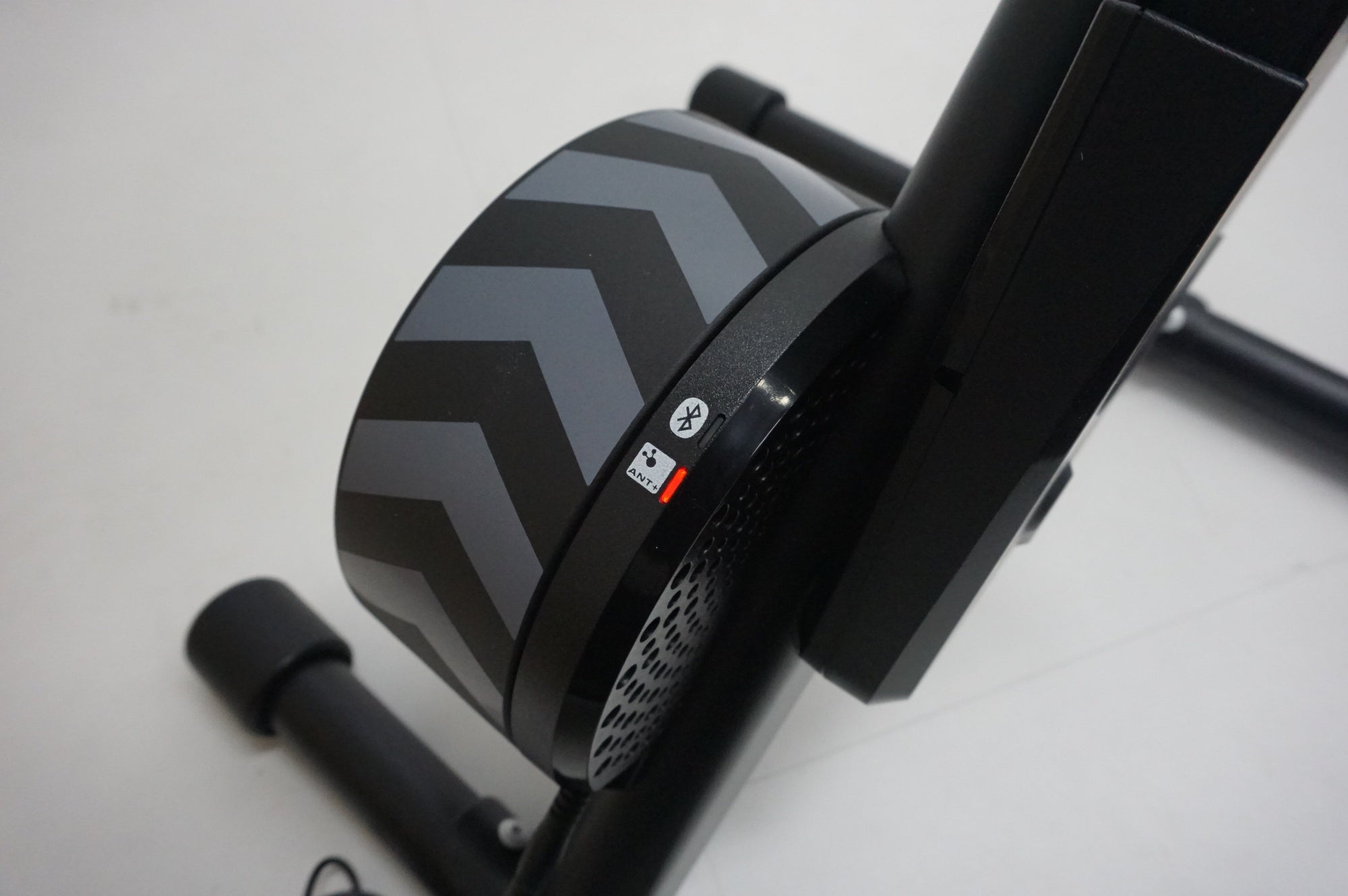 Wahoo KICKR CORE 室内トレーニング一式 防振パッド付き 福岡引取 WAHOO 「ワフー」 KICKR CORE WF123 スマートトレーナー / 福岡店