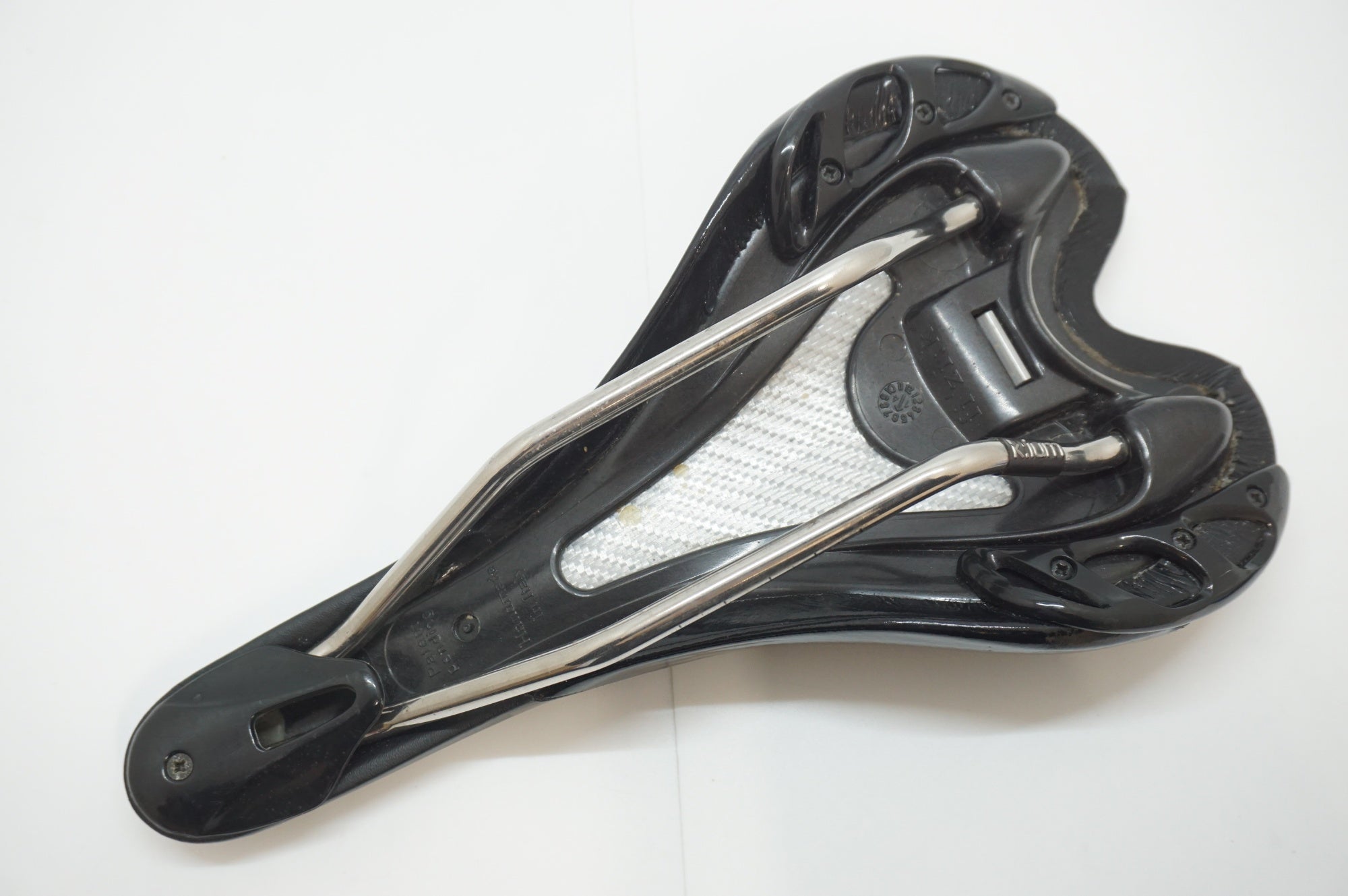 FIZIK 「フィジーク」 ALIANTE VS サドル / 福岡アイランドシティ店