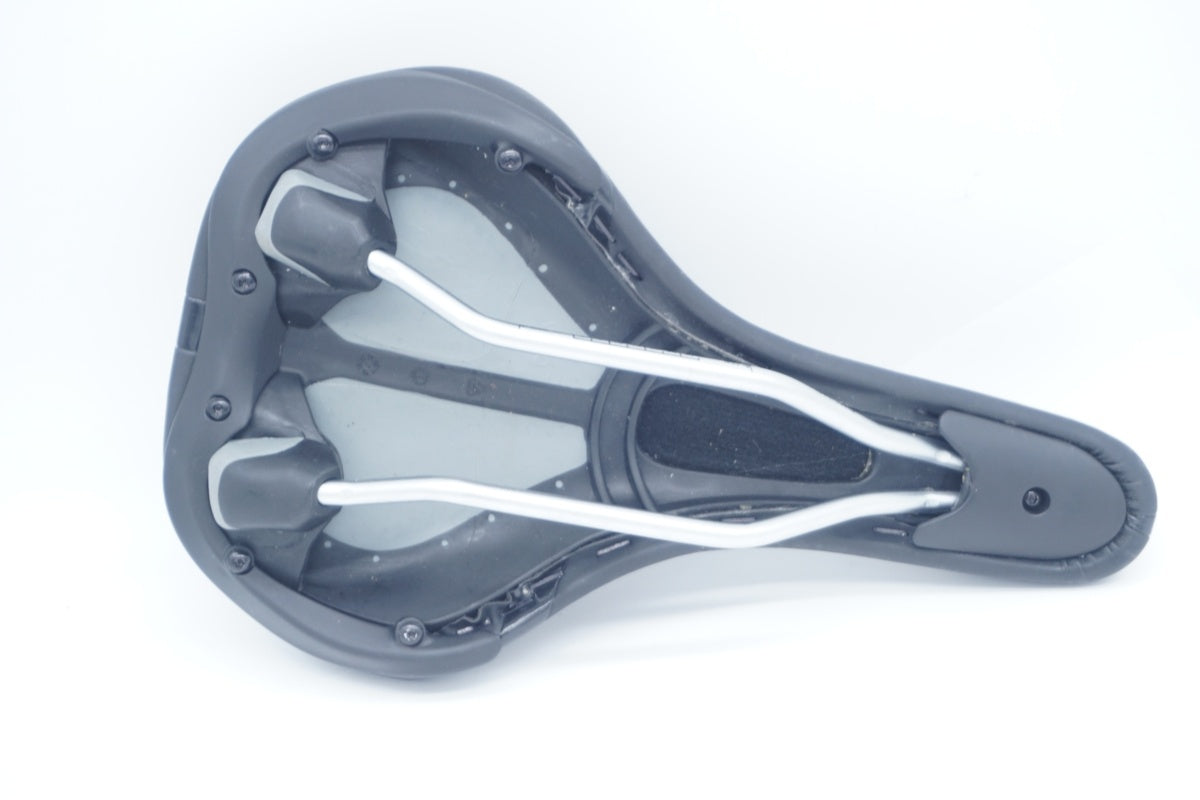 VELO 「ベロ」 サドル / 京都八幡店