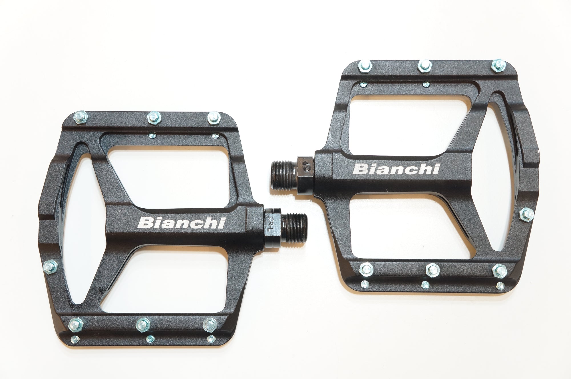 BIANCHI 「ビアンキ」 CNC LIGHTWEIGHT MTB PEDAL フラットペダル / バイチャリ浦和ベース