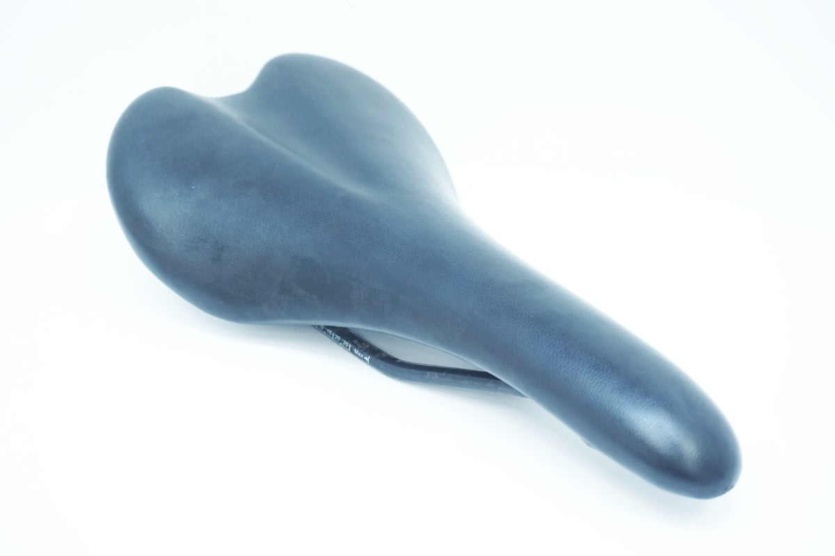 VELO 「ベロ」 サドル / 大阪美原北インター店