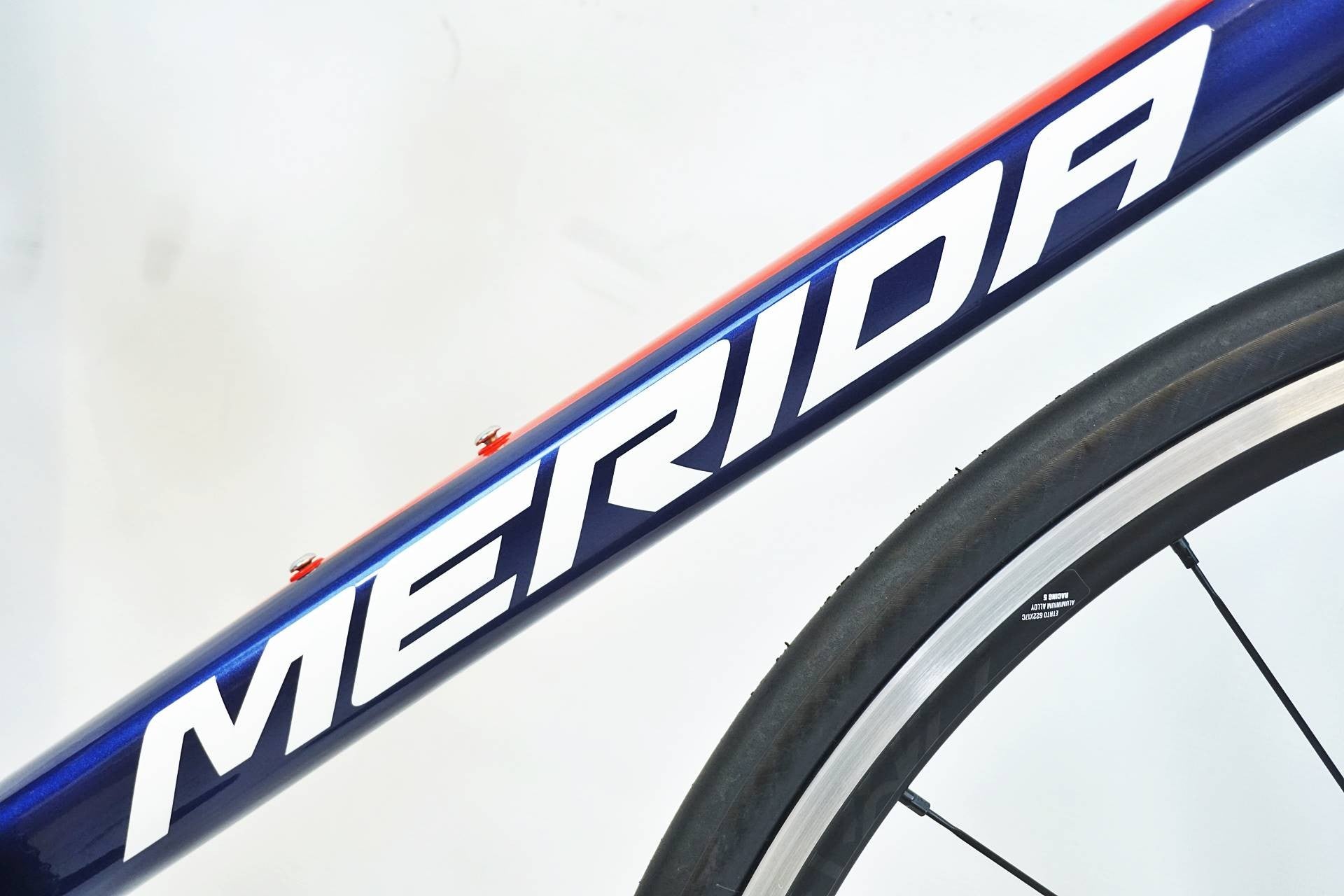 MERIDA 「メリダ」 SCULTURA 300 2020年モデル ロードバイク