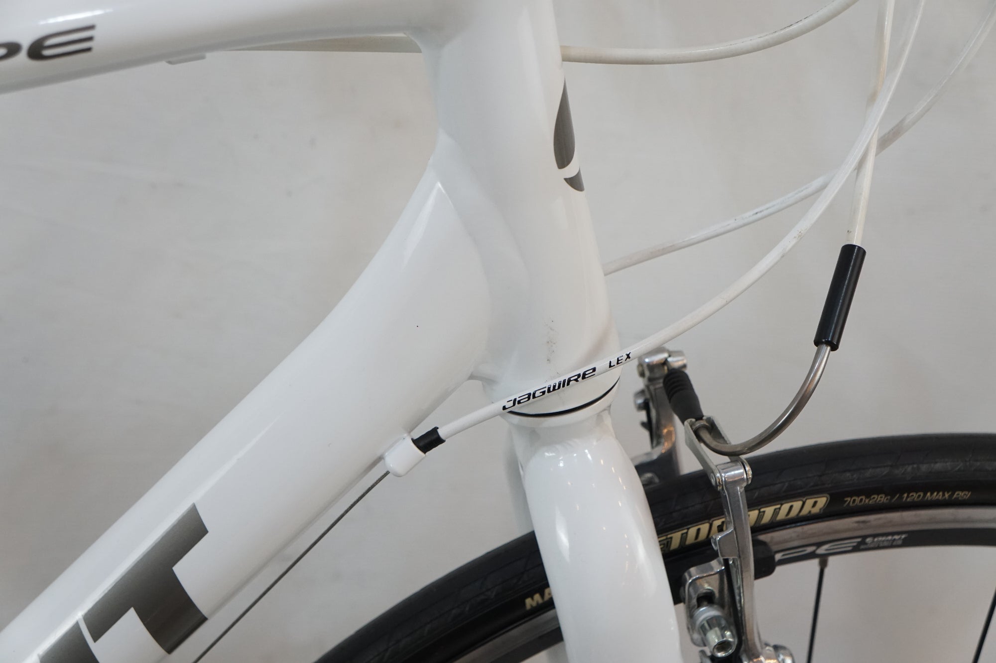 GIANT 「ジャイアント」 ESCAPE R3 2015年モデル クロスバイク / バイチャリ浦和ベース