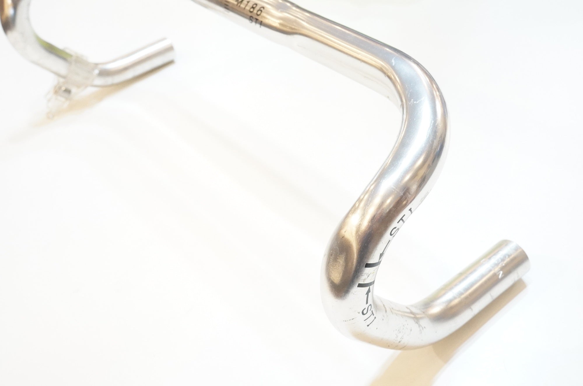 NITTO 「ニットー」 M186 STI φ26.0 400mm ハンドル / 浦和ベース