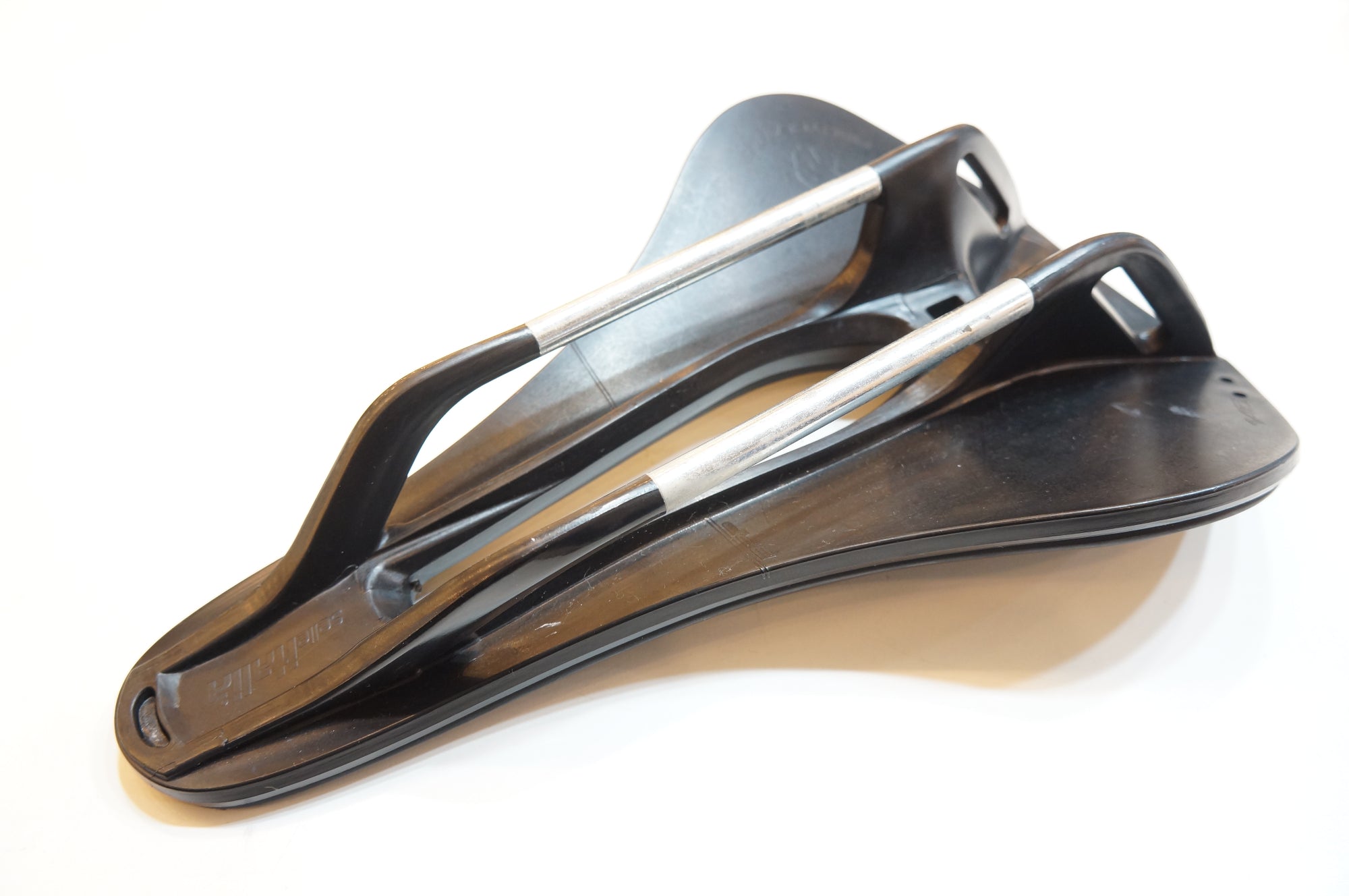 SELLE ITALIA 「セラ イタリア」 BOOST 145mm サドル / バイチャリ浦和