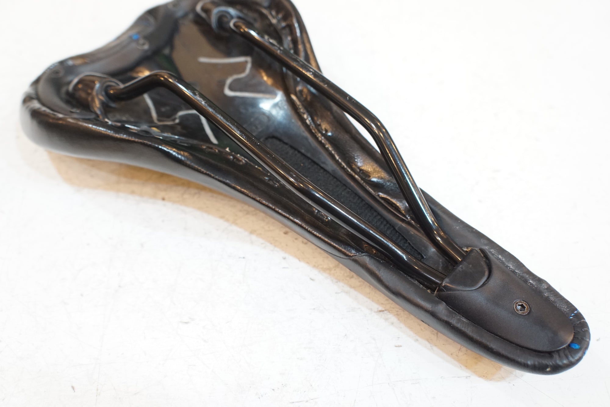 VELO 「ベロ」 CANNONDALE サドル / バイチャリ浦和ベース