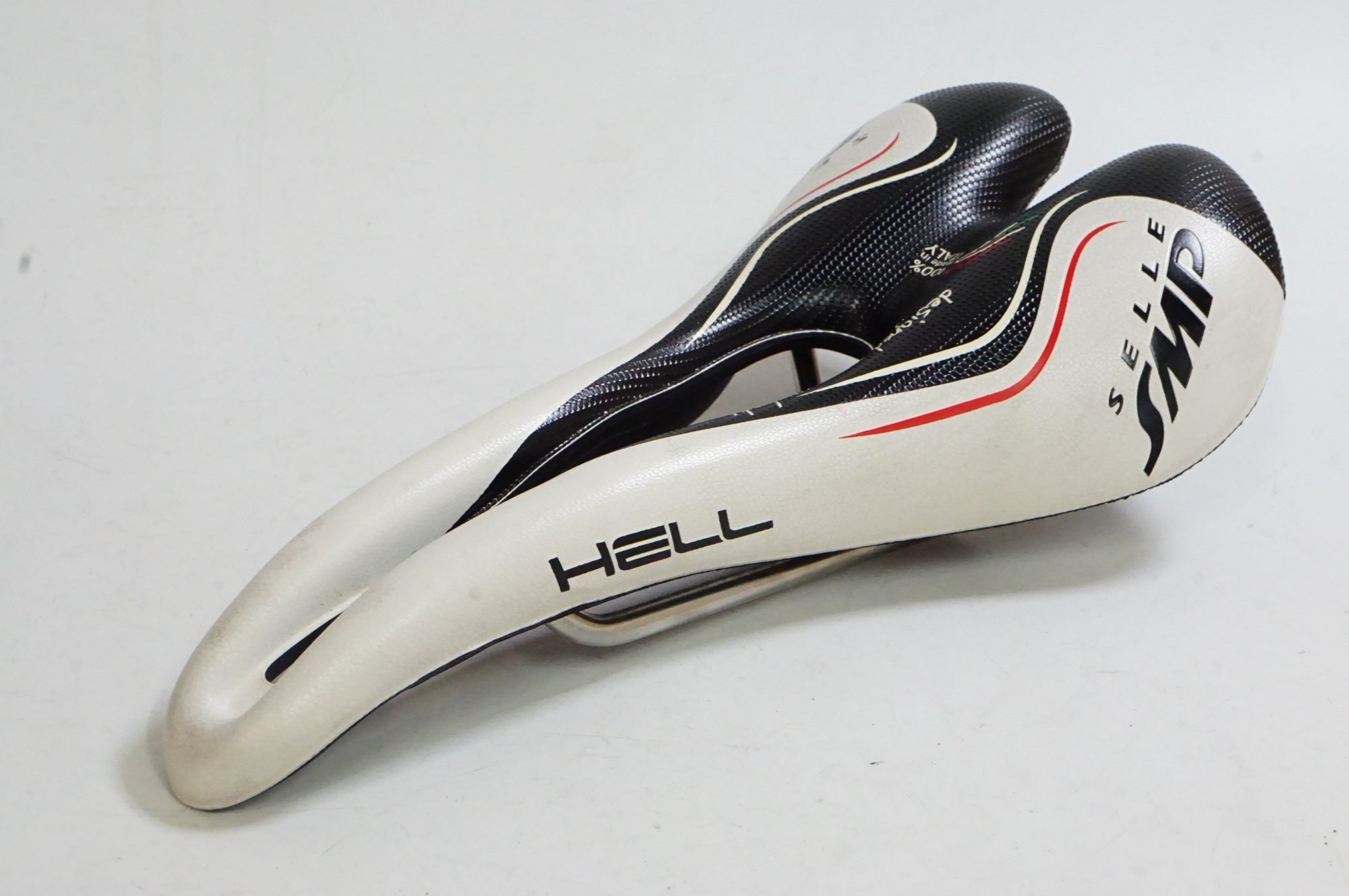 SELLE SMP 「セラエスエムピー」 HELL サドル / 熊谷本店