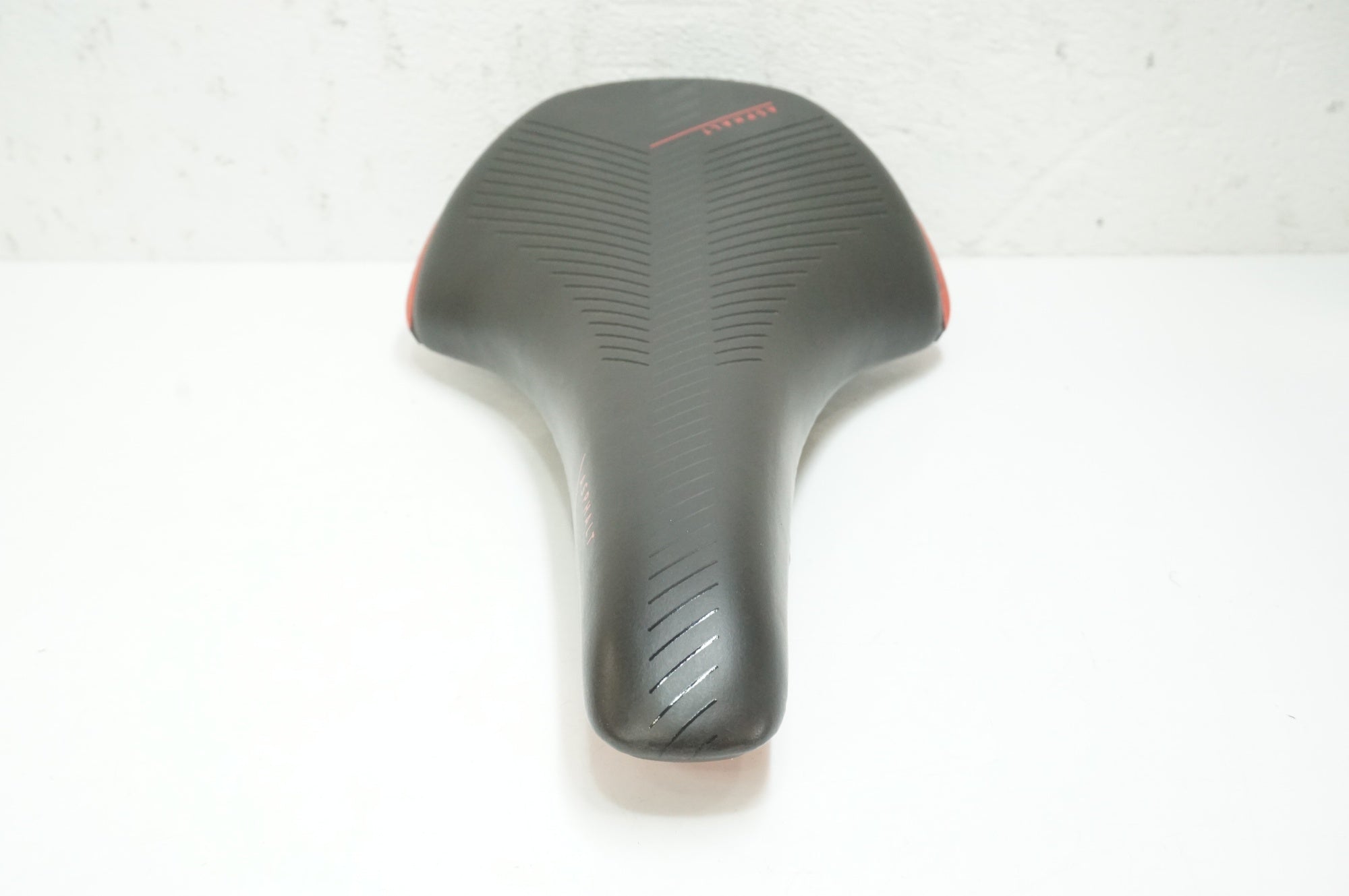 SELLE ROYAL 「セラロイヤル」 ASPHALT サドル / 大宮店