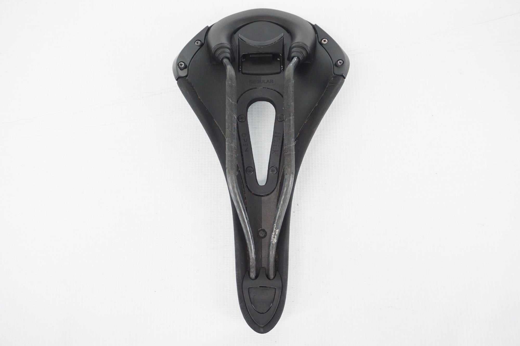 FIZIK 「フィジーク」 ALIANTE R1 OPEN サドル / 阪急塚口店