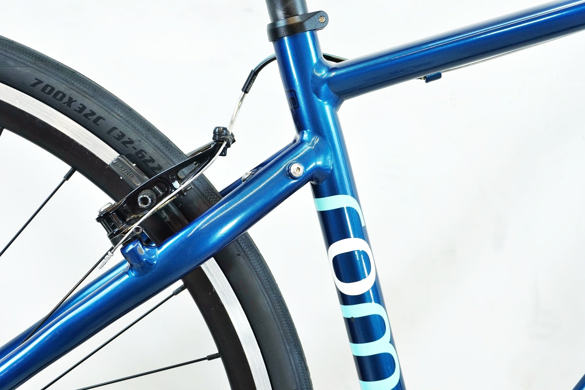 Bianchi青 BianchiCortinaDisc700c-Acera-
