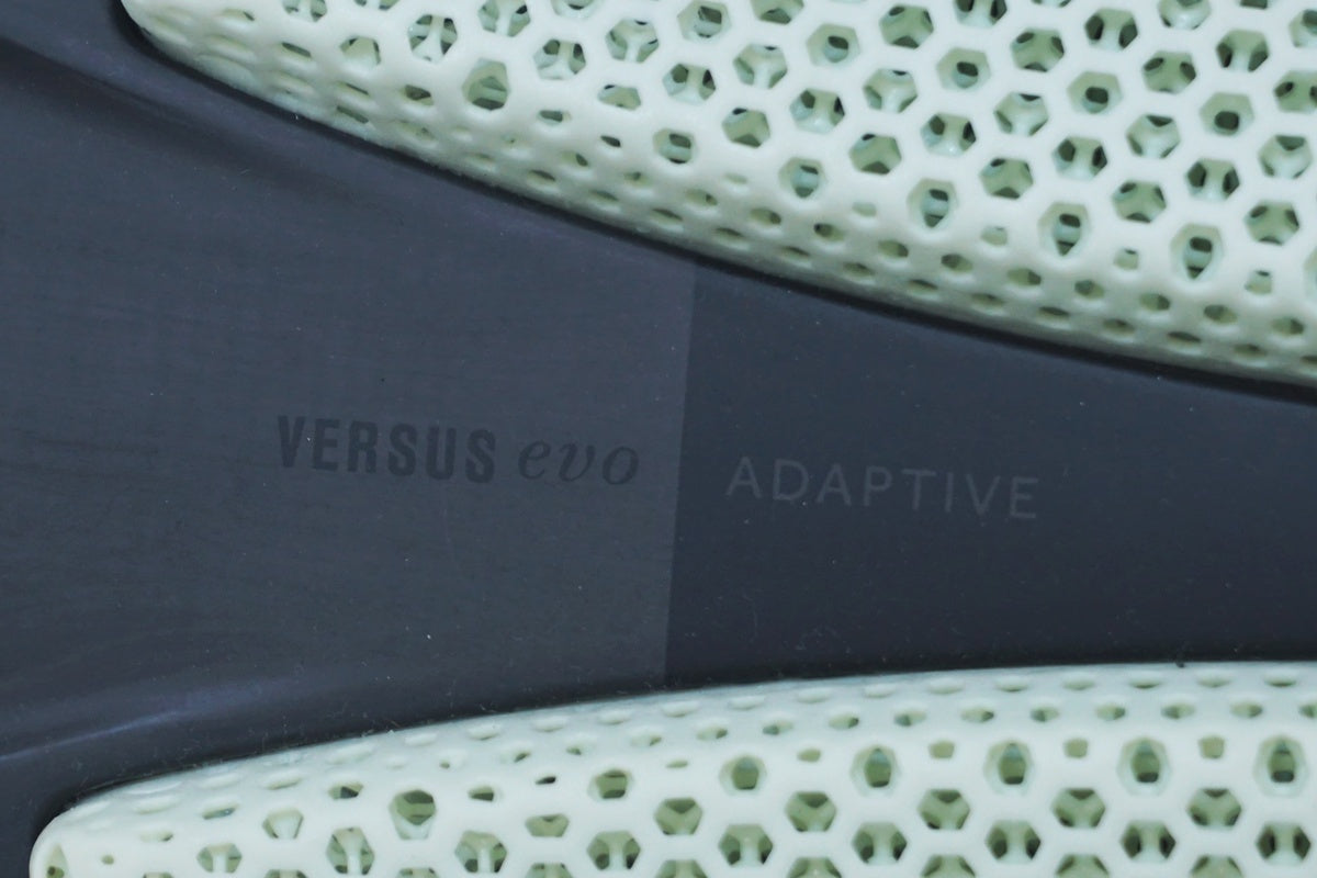 FIZIK 「フィジーク」 VERSUS EVO ADAPTIVE サドル / 大阪美原北インター店