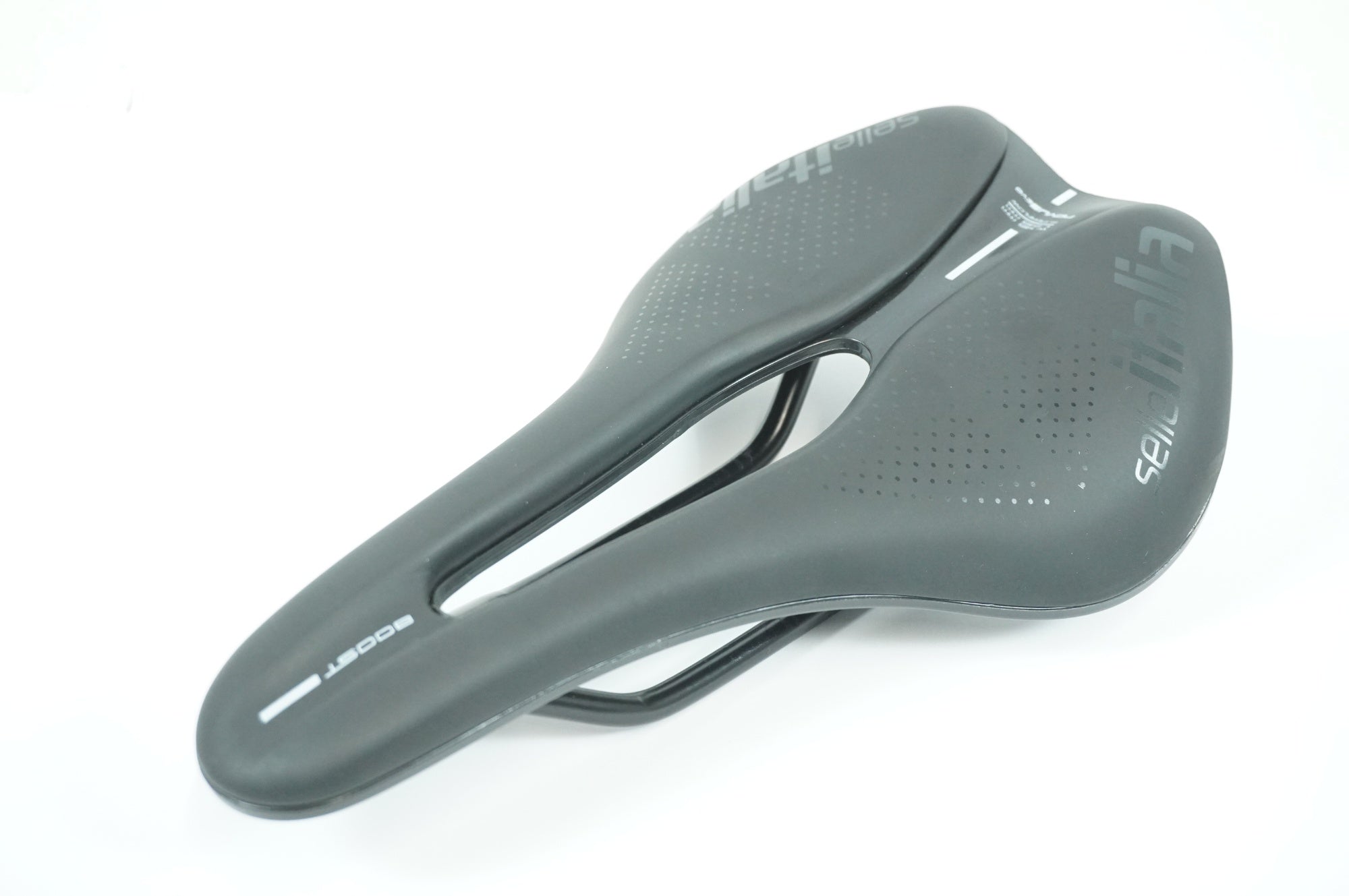 SELLE ITALIA 「セライタリア」 NOVUS BOOST EVO SUPERFLOW サドル