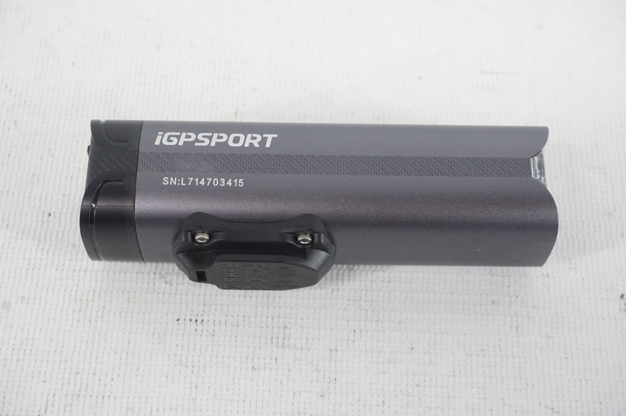 IGPSPORT 「アイジーピースポーツ」 VS800 フロントライト / 阪急塚口店