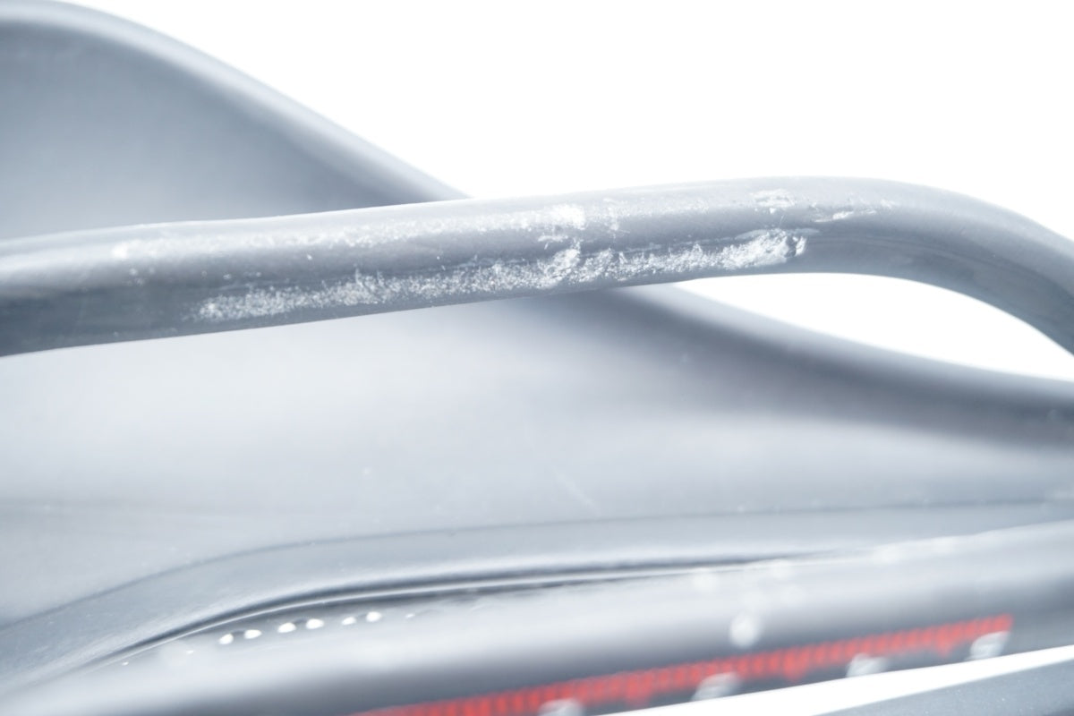 TNI 「ティーエヌアイ」 LITE FLY 3D サドル / 滋賀大津店