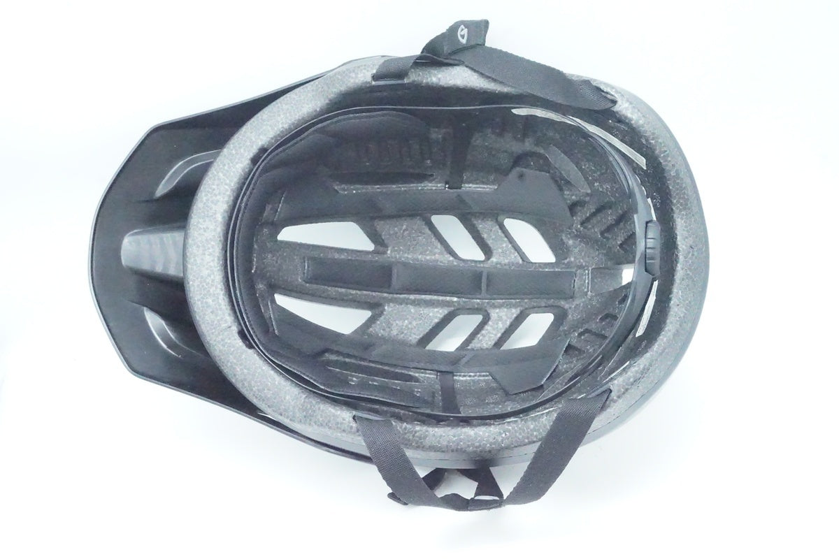 GIRO「ジロ」 FIXTURE2 54-61cm ヘルメット/ 京都西院店