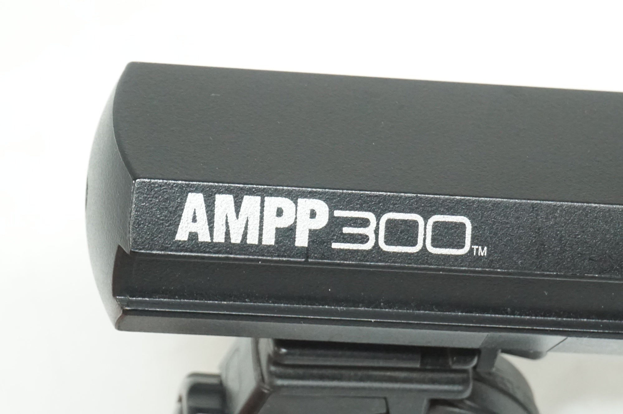 CATEYE 「キャットアイ」 AMPP 300 121g フロントライト / 大宮店