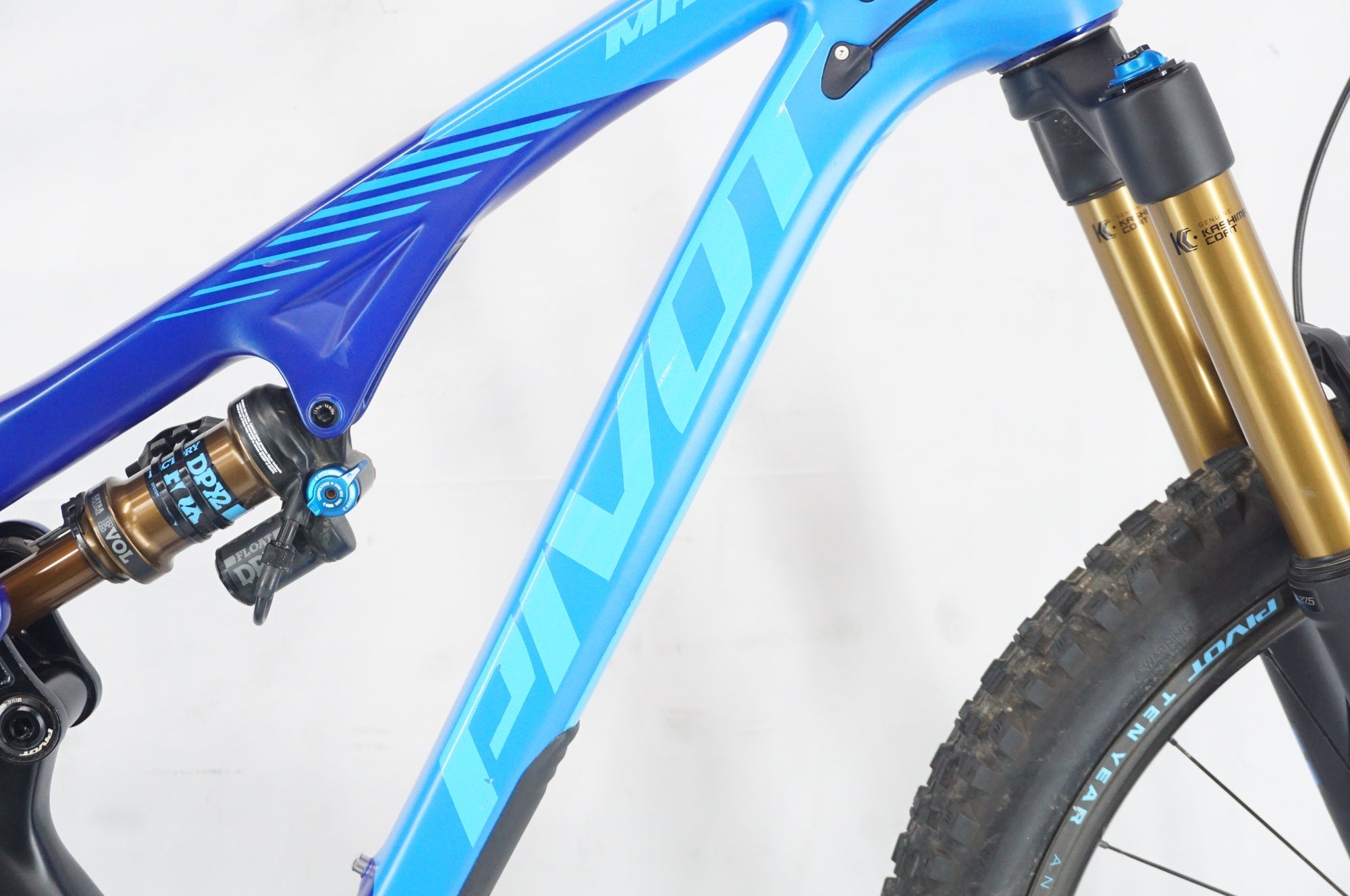 ジャンク PIVOT 「ピボット」 MACH 5.5 CARBON 2018年モデル マウンテンバイク / 阪急塚口店