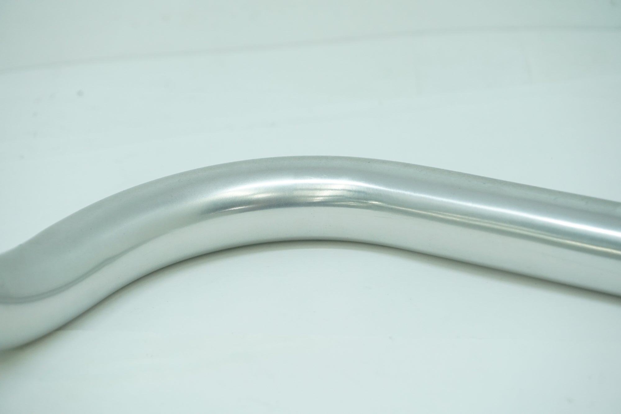 NITTO 「ニットー」 AERO DYNAMICS Φ25.4 3800mm ブルホーン ハンドル / 大阪美原北インター店