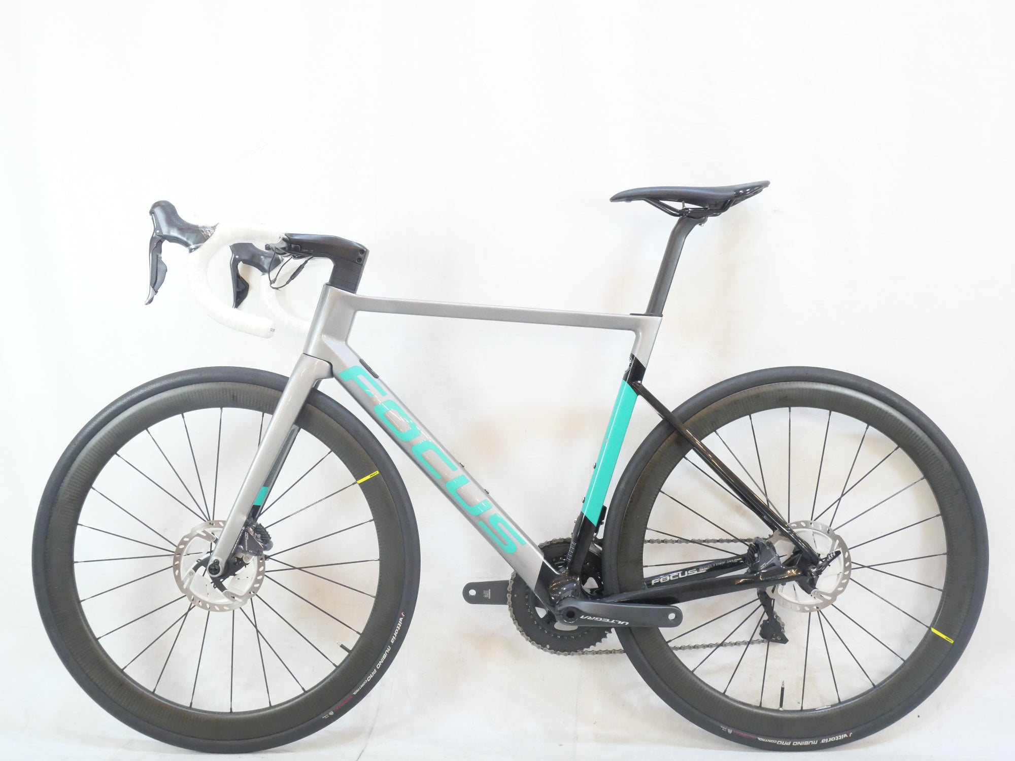FOCUS 「フォーカス」 IZALCO MAX DISC 9 ULTEGRA Di2 2020年モデル