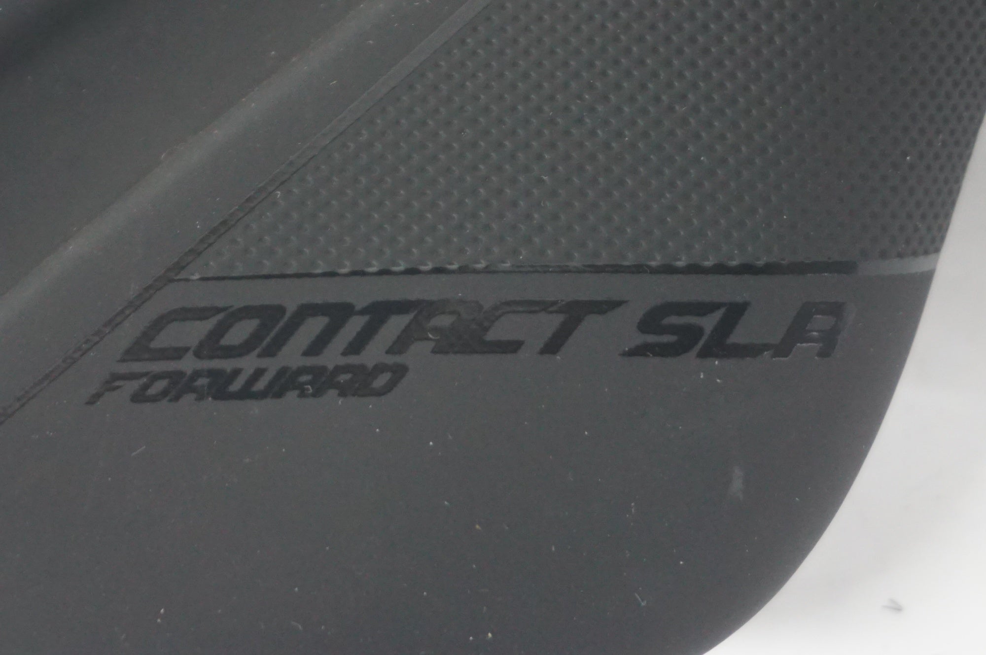 GIANT 「ジャイアント」 CONTACT SLR FORWARD サドル / 阪急塚口
