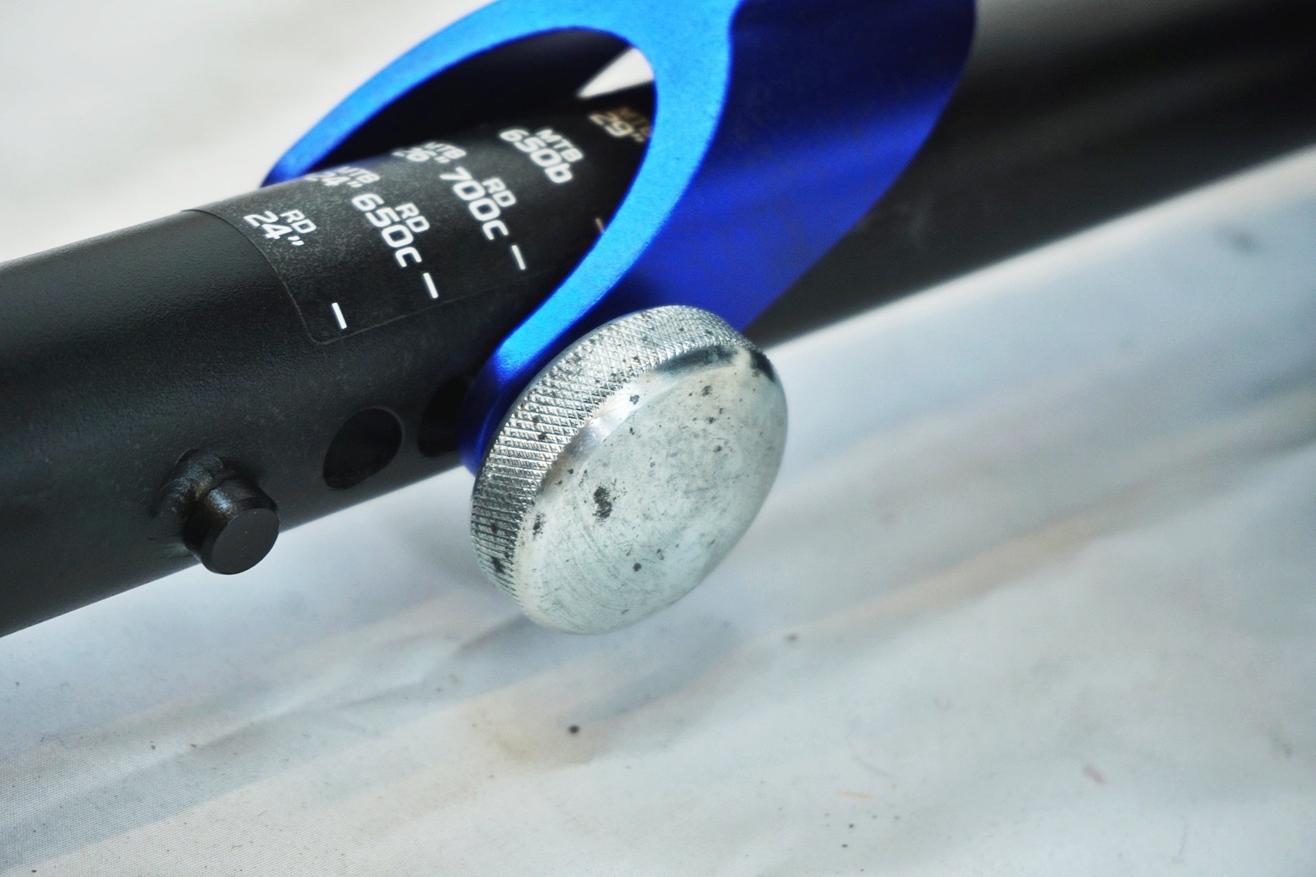 WAHOO 「ワフー」 KICKR V4 WF113 スマートトレーナー / 有明ガーデン店