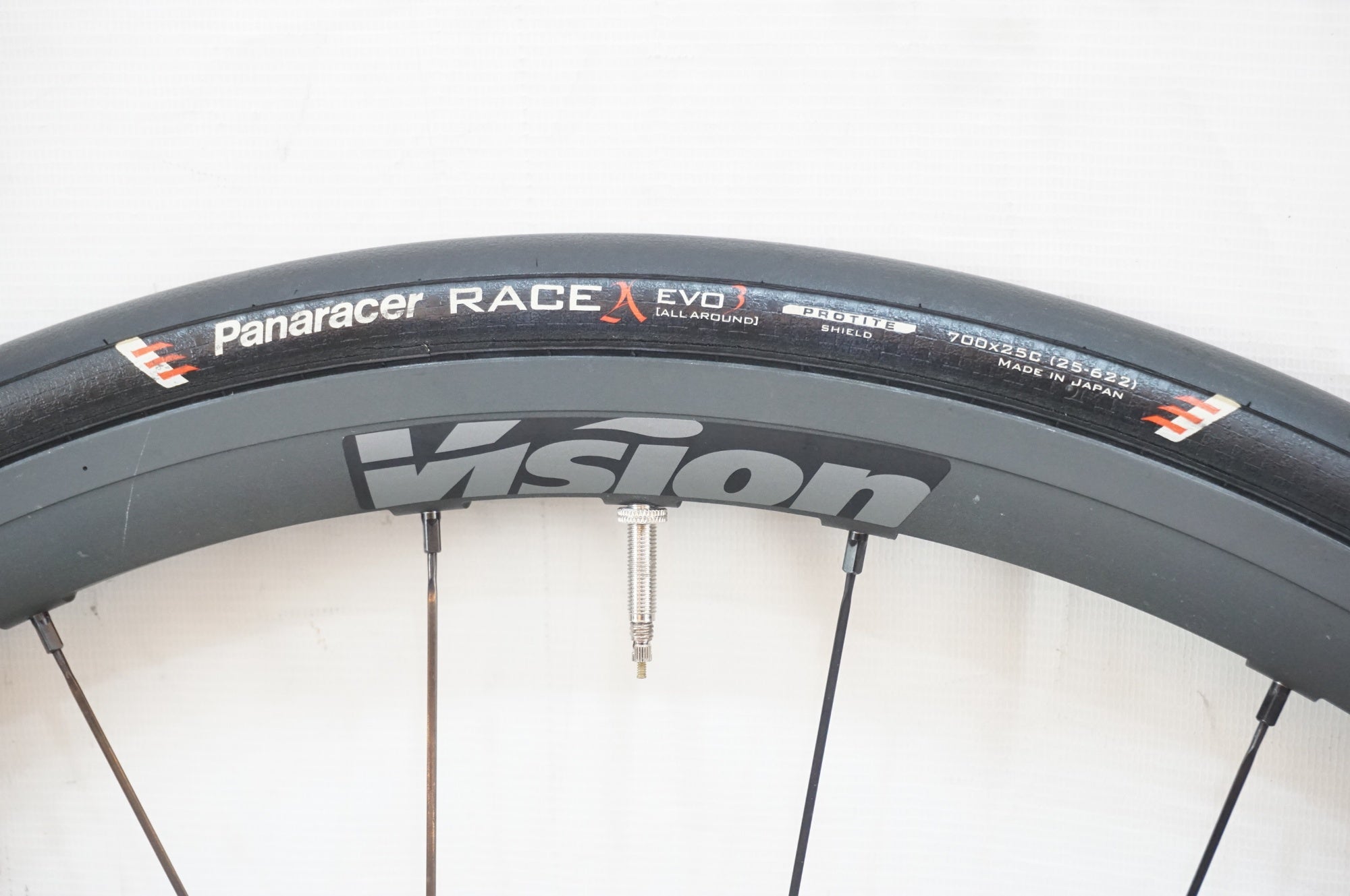 VISION 「ヴィジョン」 TRIMAX 30KB SHIMANO / SRAM 11S ホイール