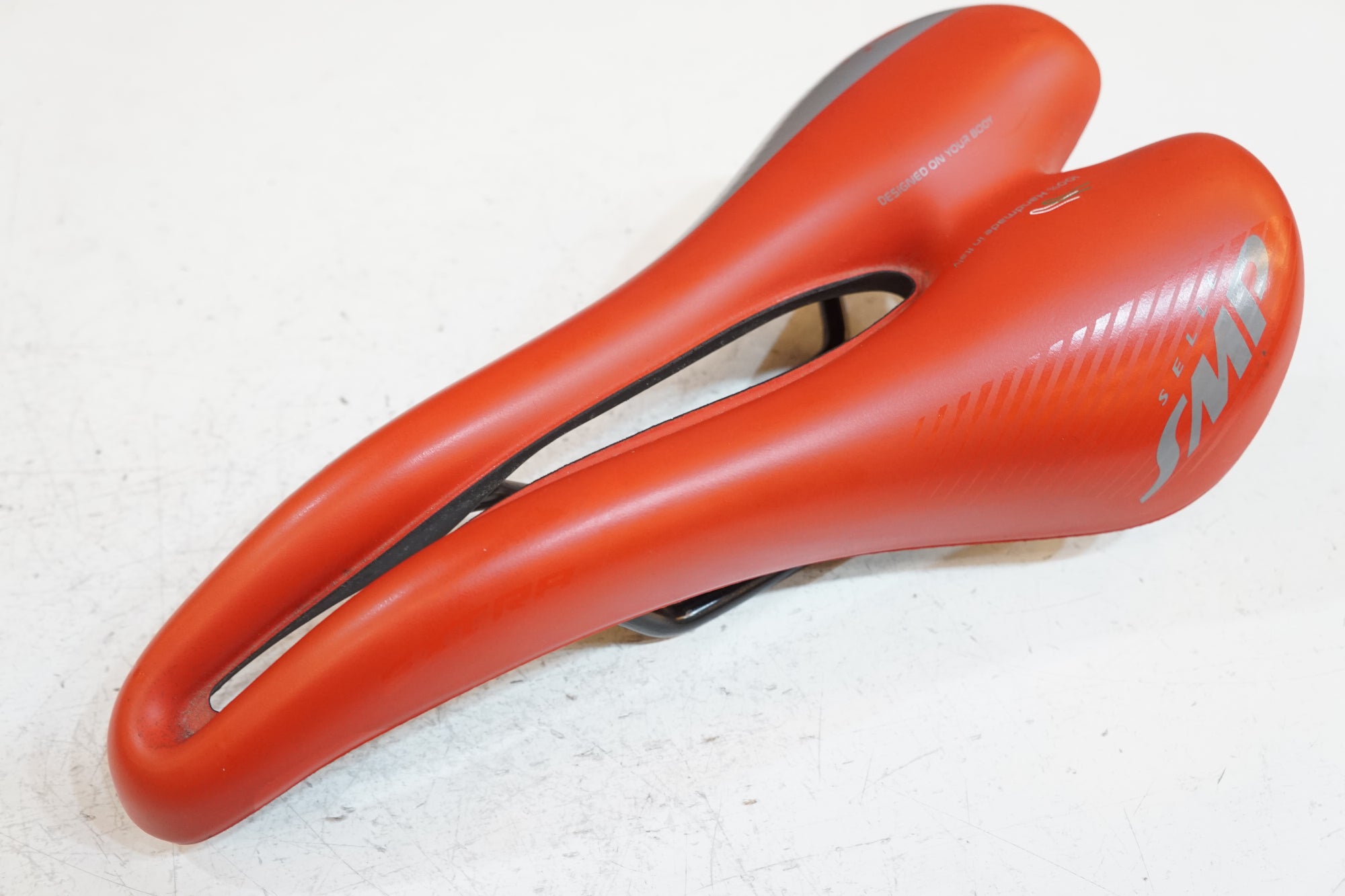 SELLE SMP 「セラ エスエムピー」 EXTRA サドル / バイチャリ浦和ベース