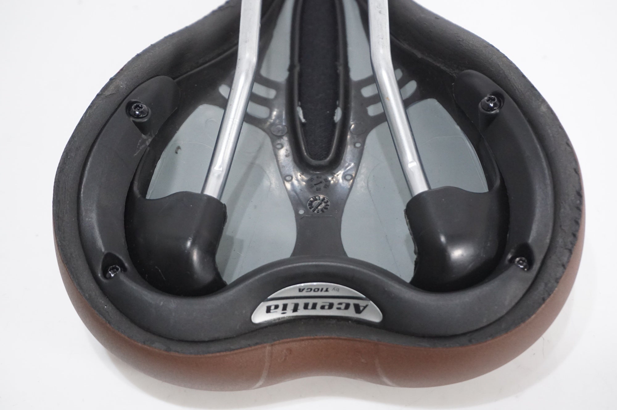 TIOGA 「タイオガ」 ACENTIA GEMINUS サドル / AKIBA店