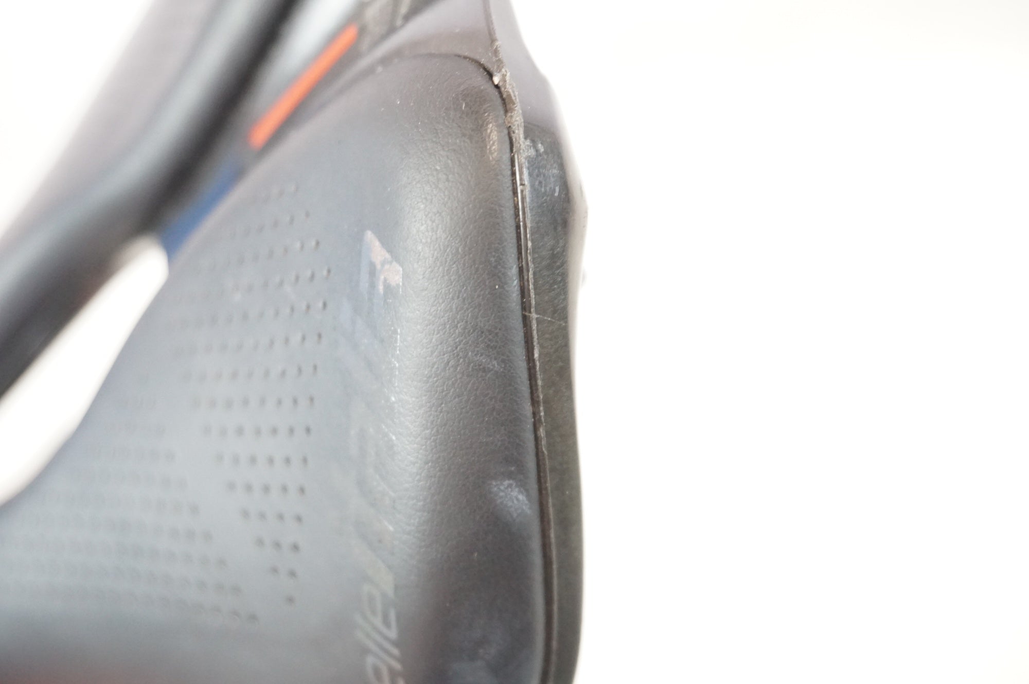 SELLE ITALIA 「セライタリア」 NOVUS BOOST EVO KIT CARBONIO