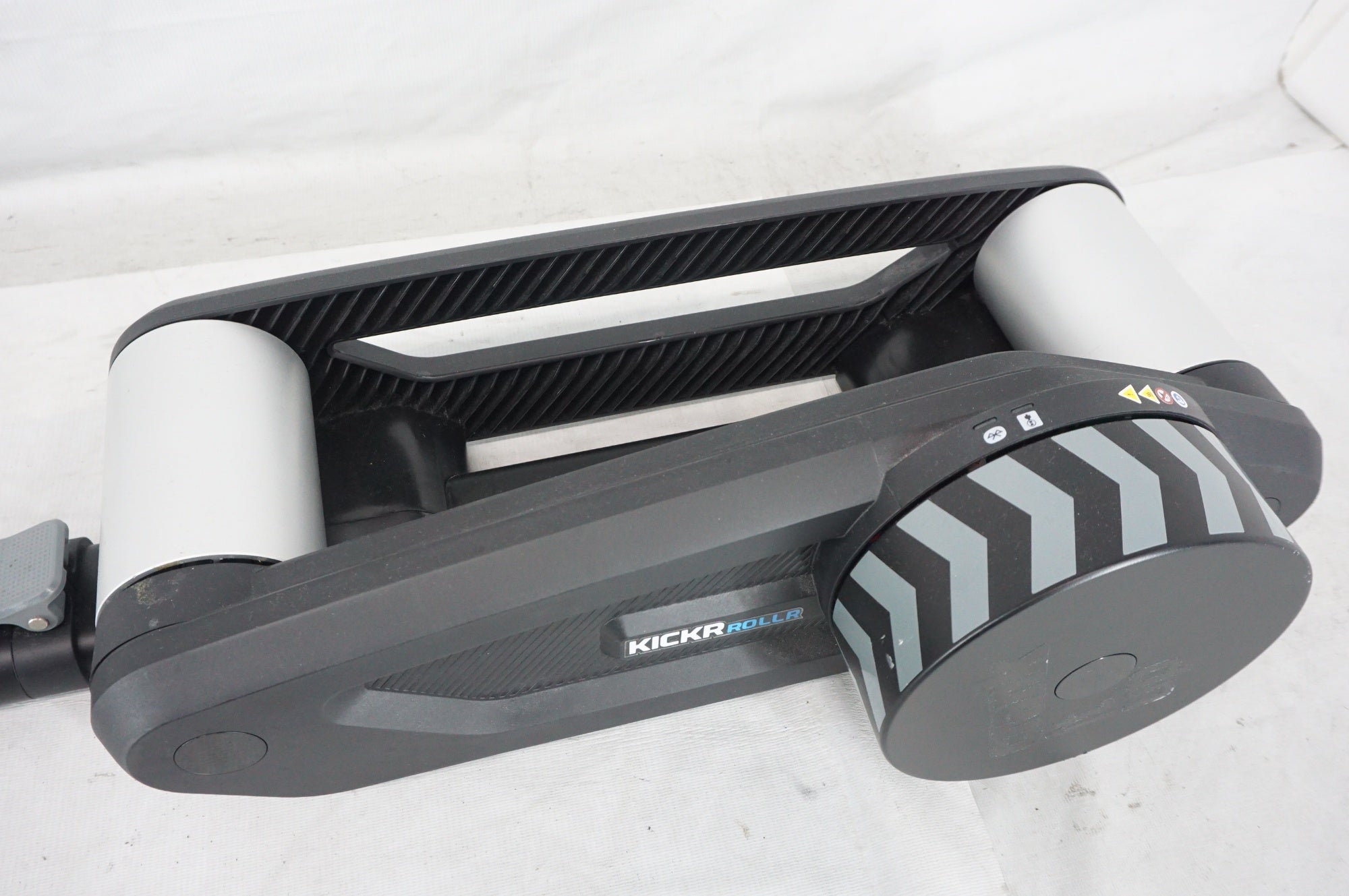 【手渡し限定 大阪】WAHOO KICKR ROLLR WAHOO 「ワフー」 KICKR ROLLR 1F6F スマートトレーナー / 阪急塚口店