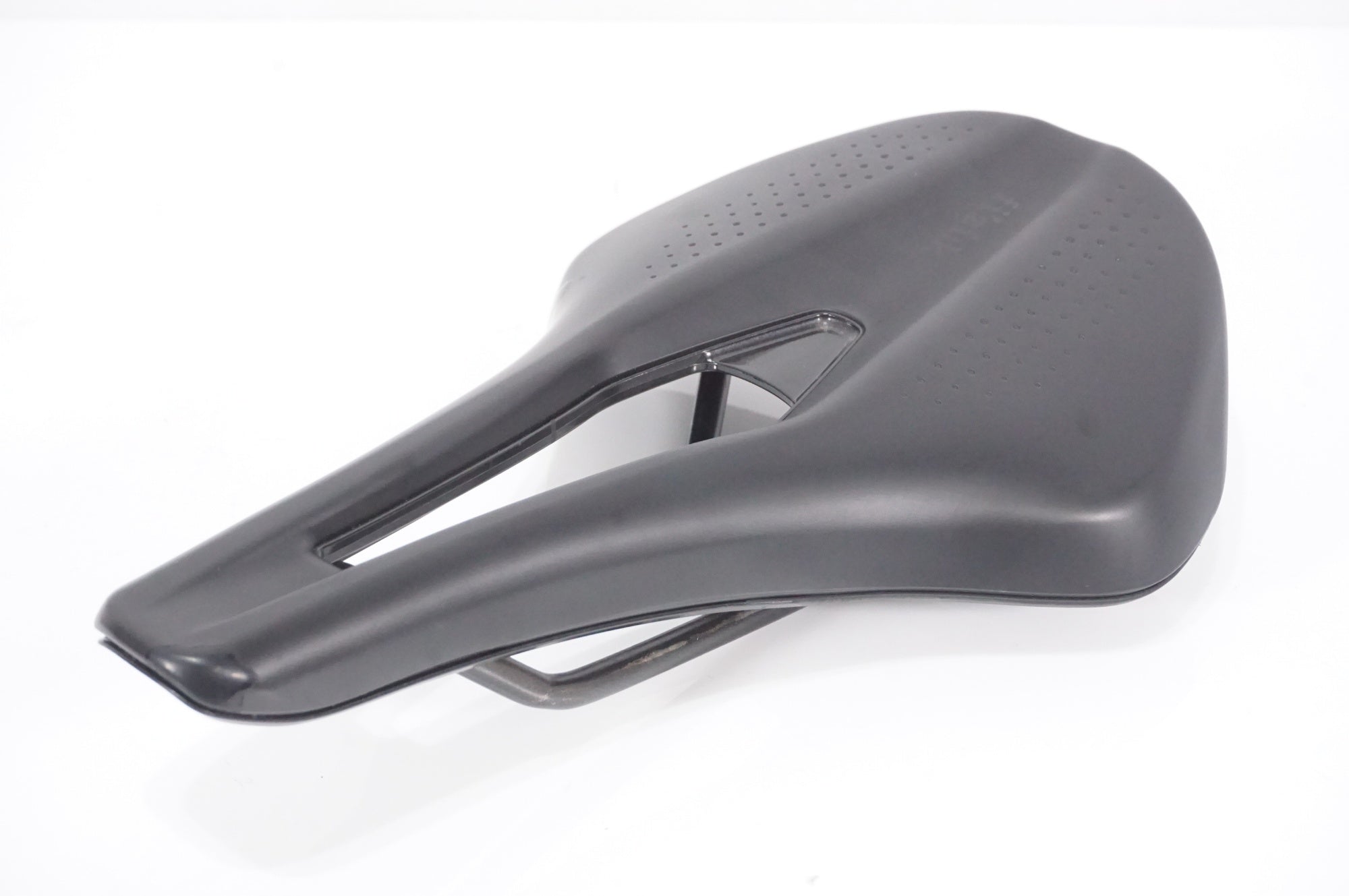 FIZIK 「フィジーク」 TEMPO ARGO R3 サドル / AKIBA店