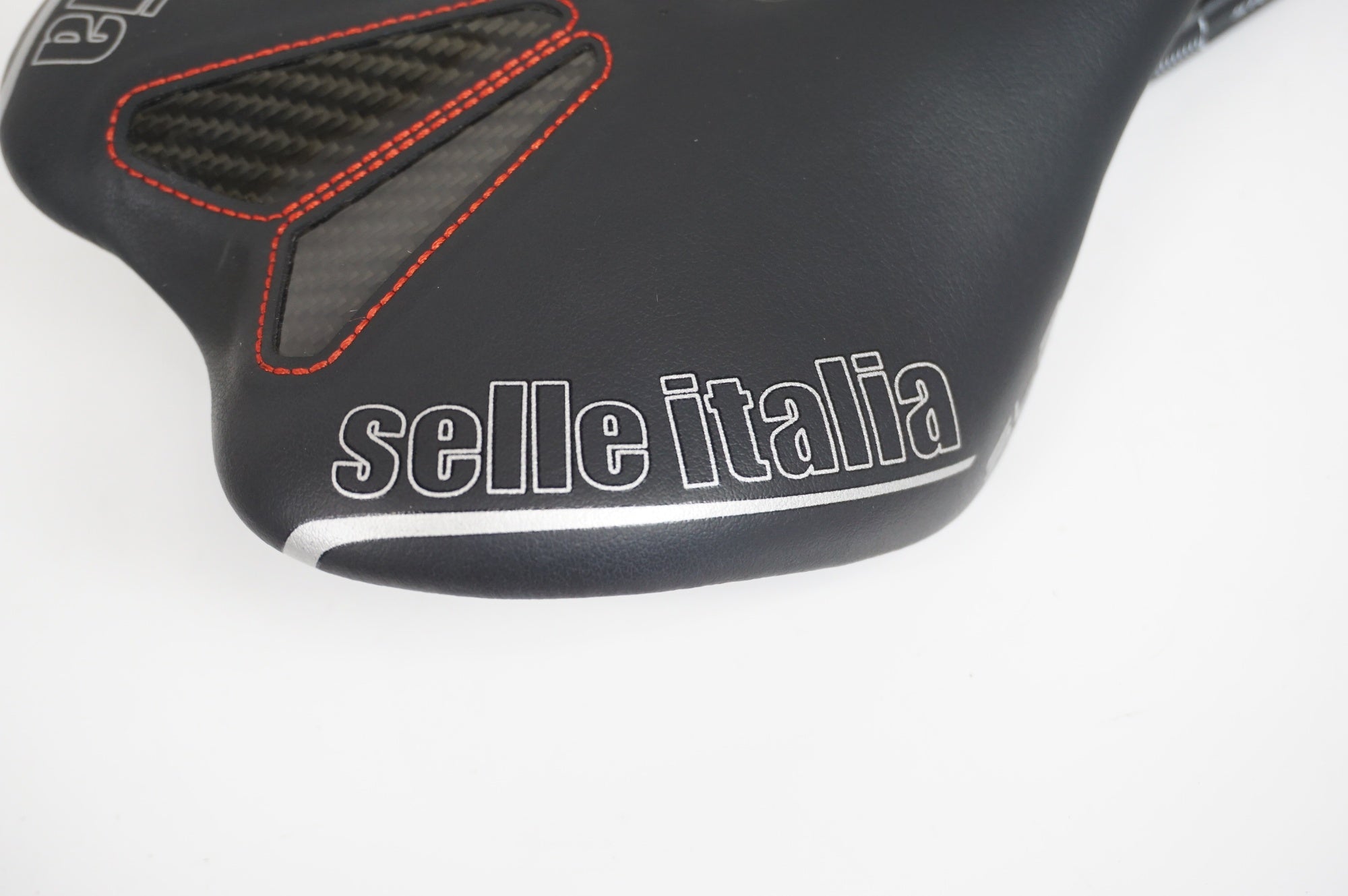 SELLE ITALIA 「セライタリア」 SLR KIT CARBONIO FLOW サドル / 大宮店