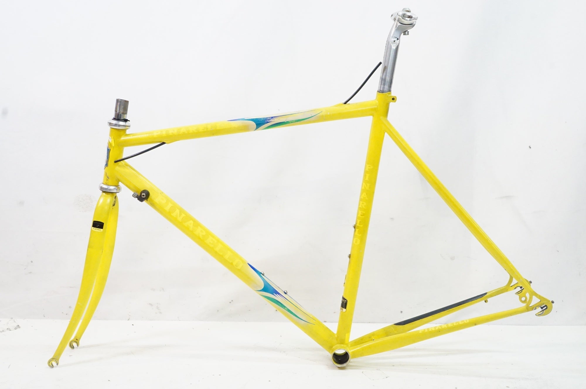 茨城県　ピナレロ　送料 Pinarello 価格改定された車種ですがサイズやモデルによって