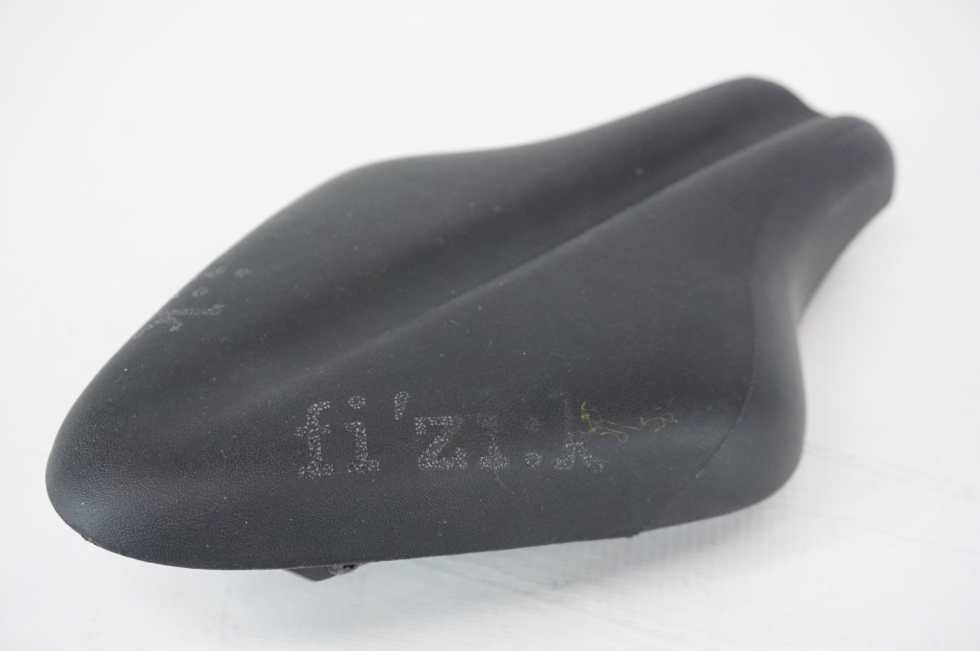 FIZIK 「フィジーク」 MISTICA サドル / 阪急塚口店