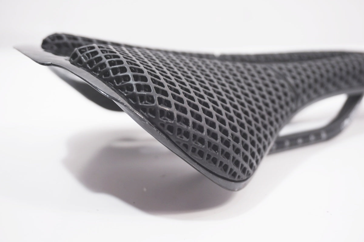 RYET 「リーエト」 3Dプリントカーボンファイバー サドル / バイチャリ世田谷店