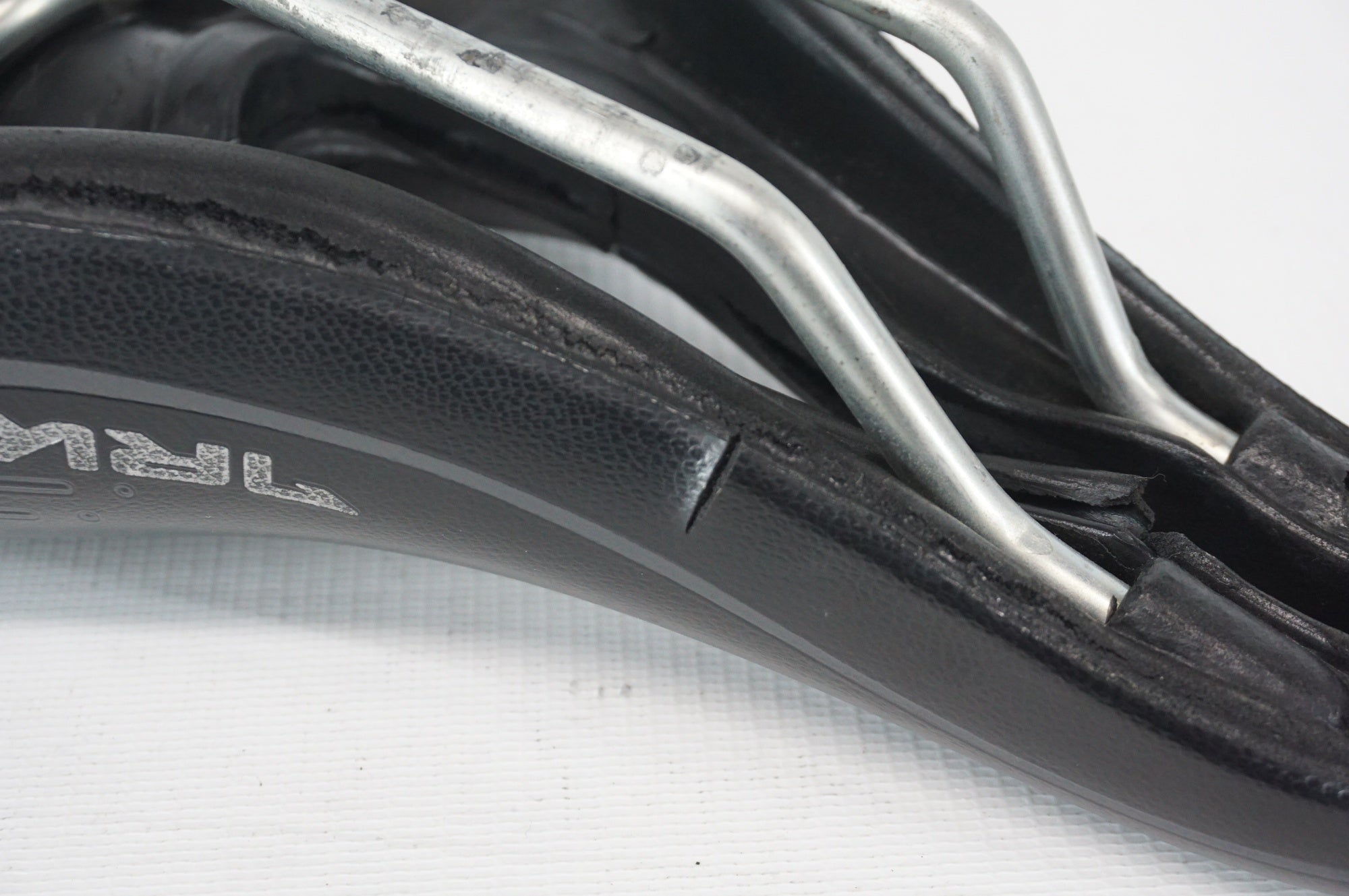 SELLE SMP 「セッレエスエムピー」 TRK サドル / 阪急塚口店