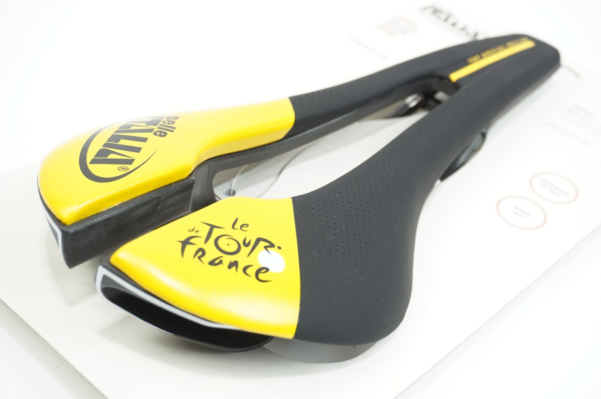 SELLE ITALIA 「セライタリア」 SP-01 SUPER FLOW KIT CARBONIO TDF EDITION サドル / 中目黒店