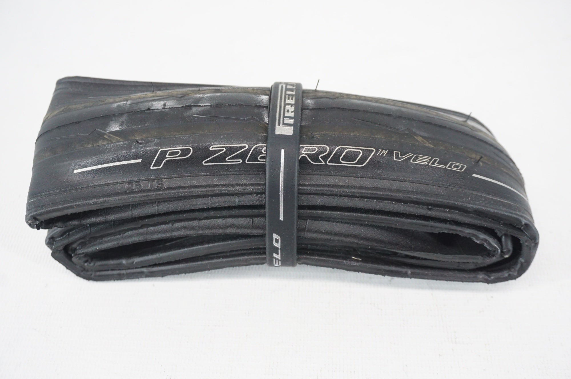 PIRELLI 「ピレリ」 P ZERO VELO 700×25C タイヤ / 阪急塚口店