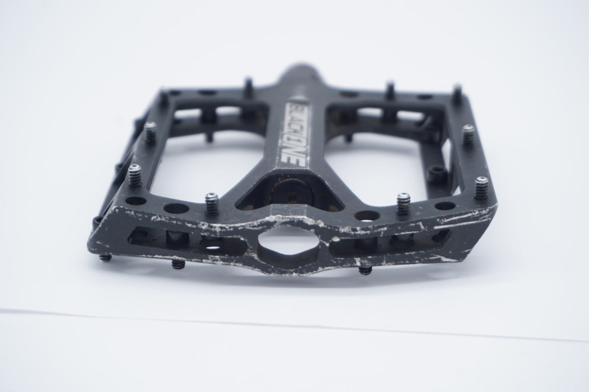 REVERSE COMPONENTS 「リバースコンポーネンツ」 BLACK ONE ペダル / 滋賀大津店