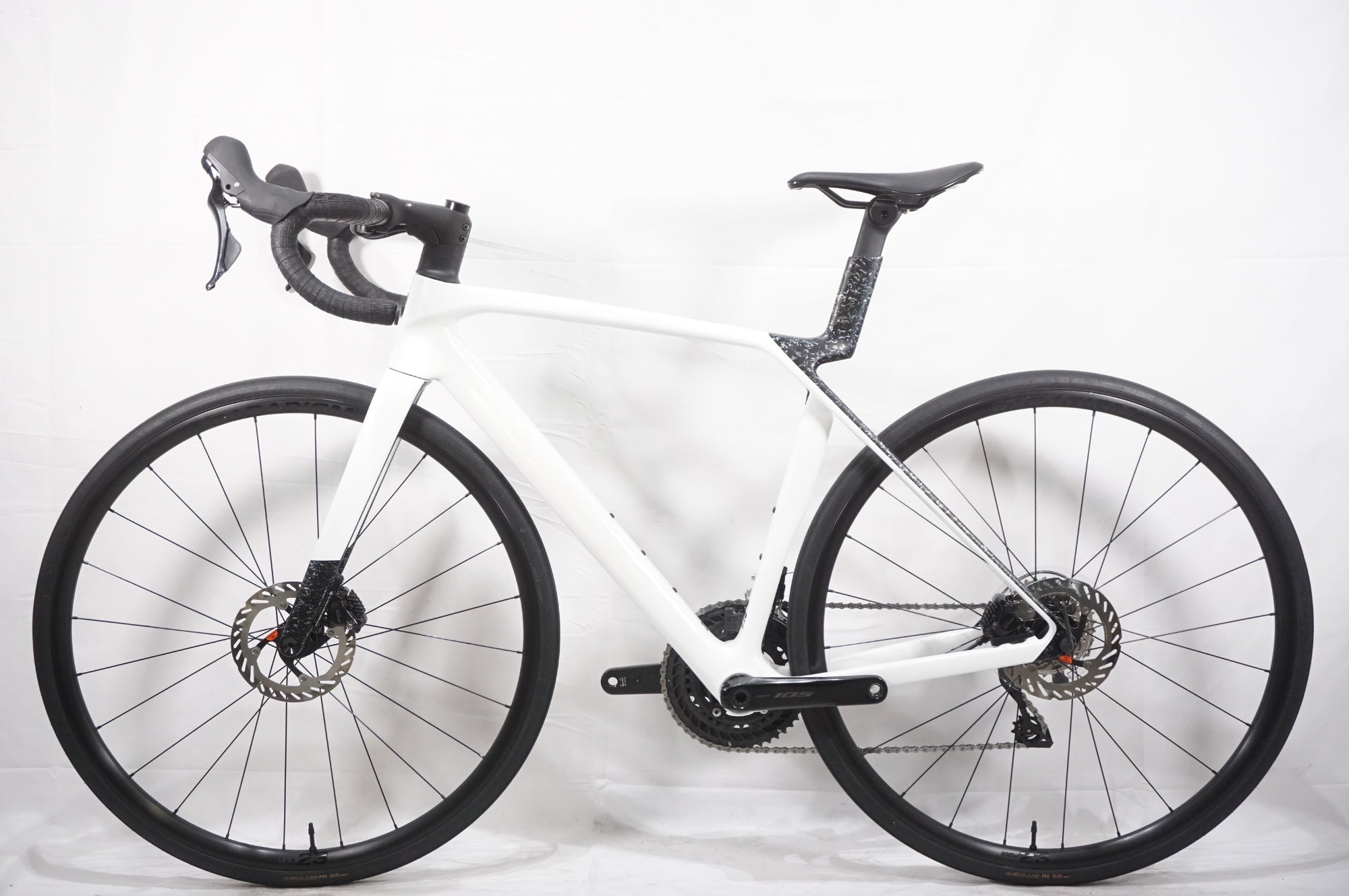 TREK 「トレック」 MADONE SL 5 (GEN 8) 2026年モデル ロードバイク