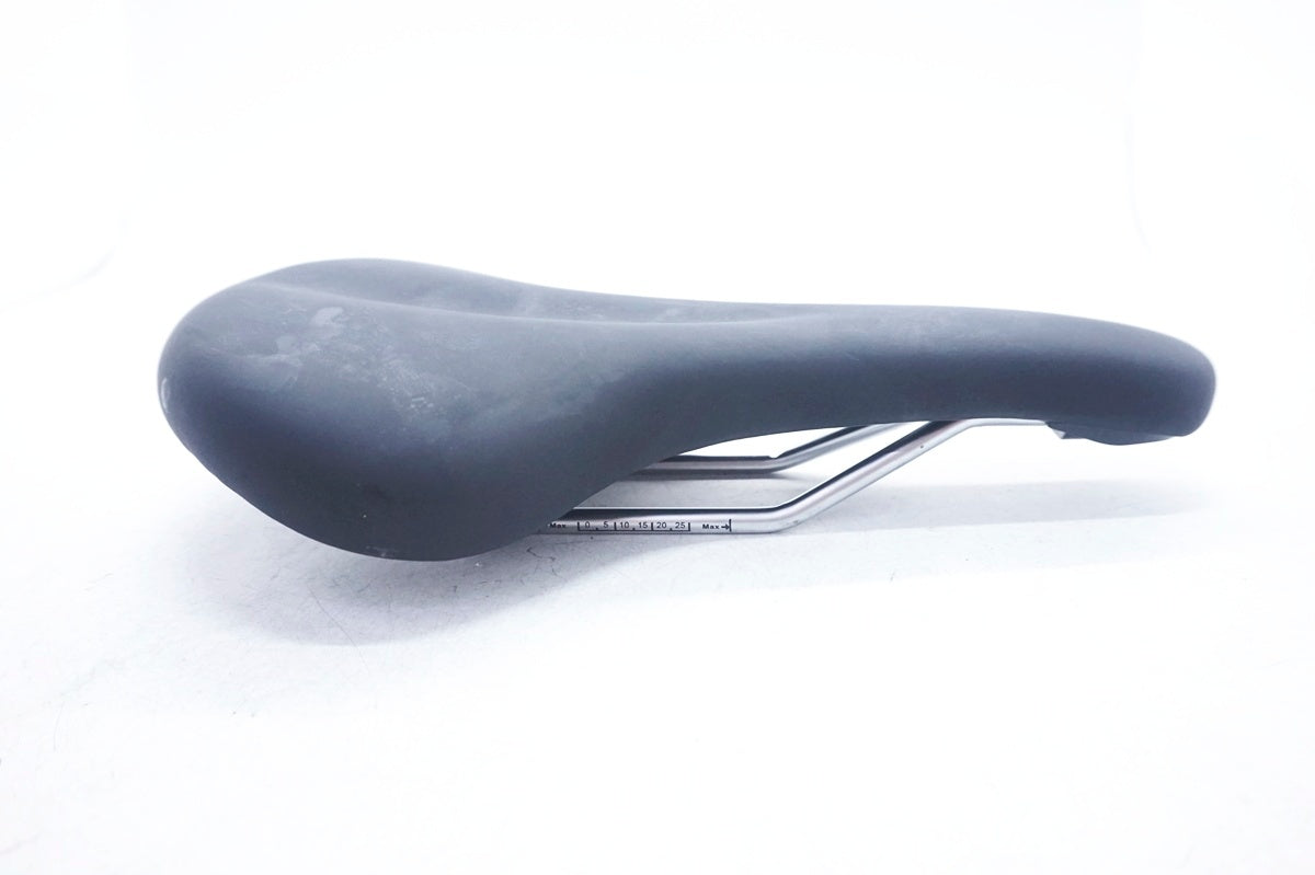 VELO 「ベロ」 サドル / 大阪門真店