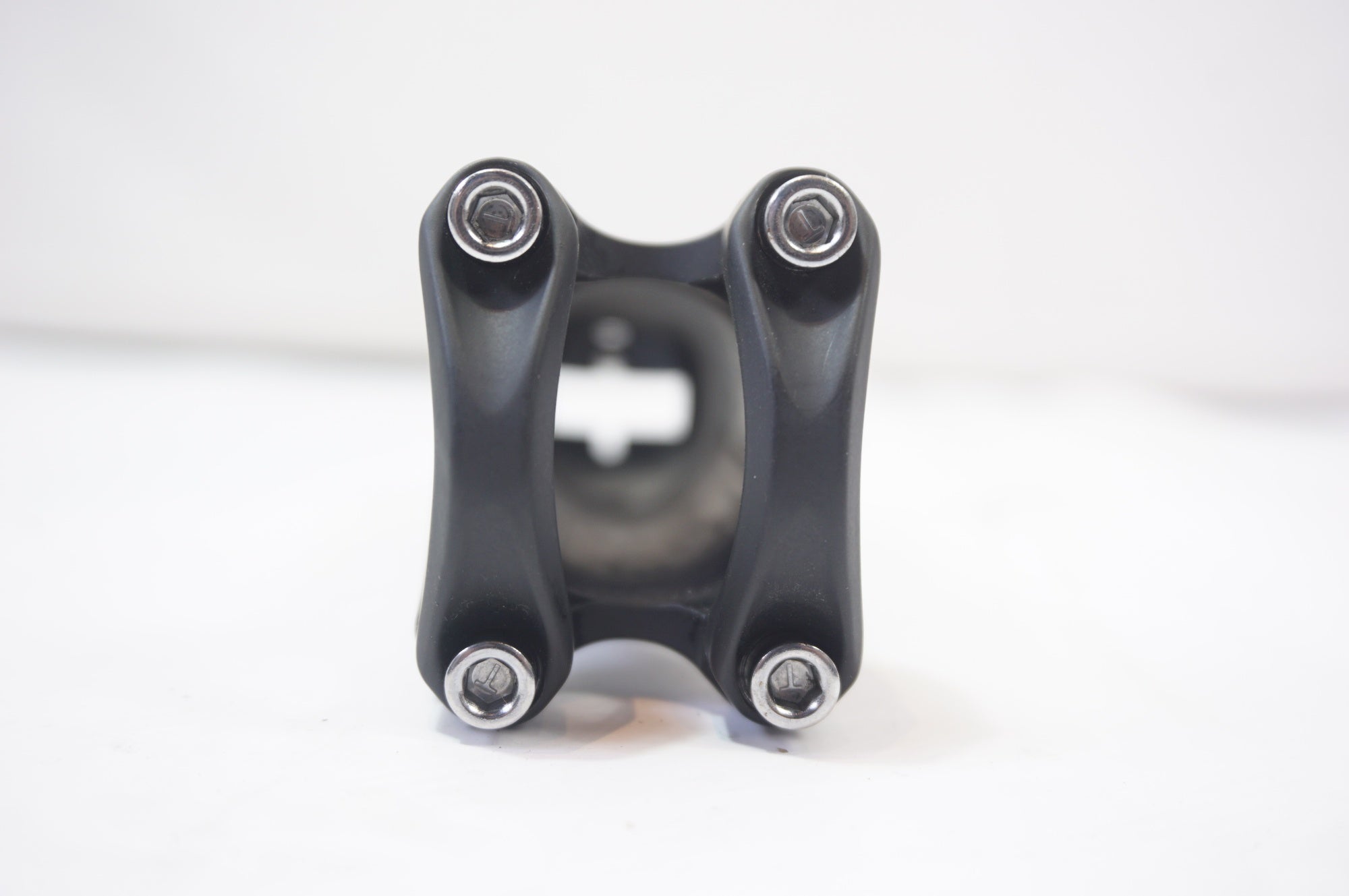 TNI 「ティーエヌアイ」 EMBOSS φ31.8 110mm ステム / バイチャリ世田谷店