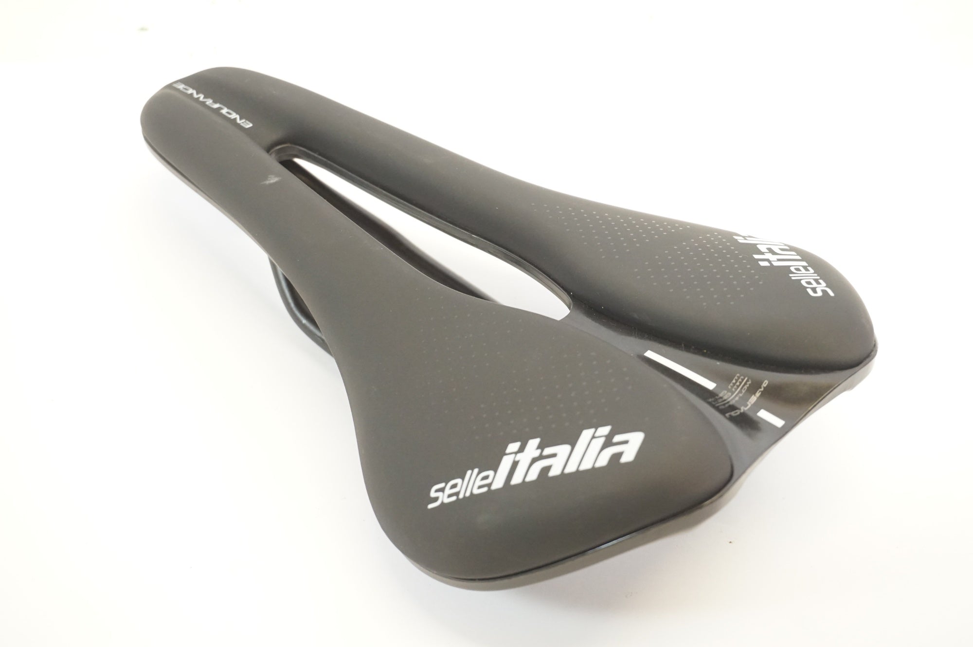 SELLE ITALIA 「セライタリア」 NOVUS BOOST EVO ENDURANCE TM