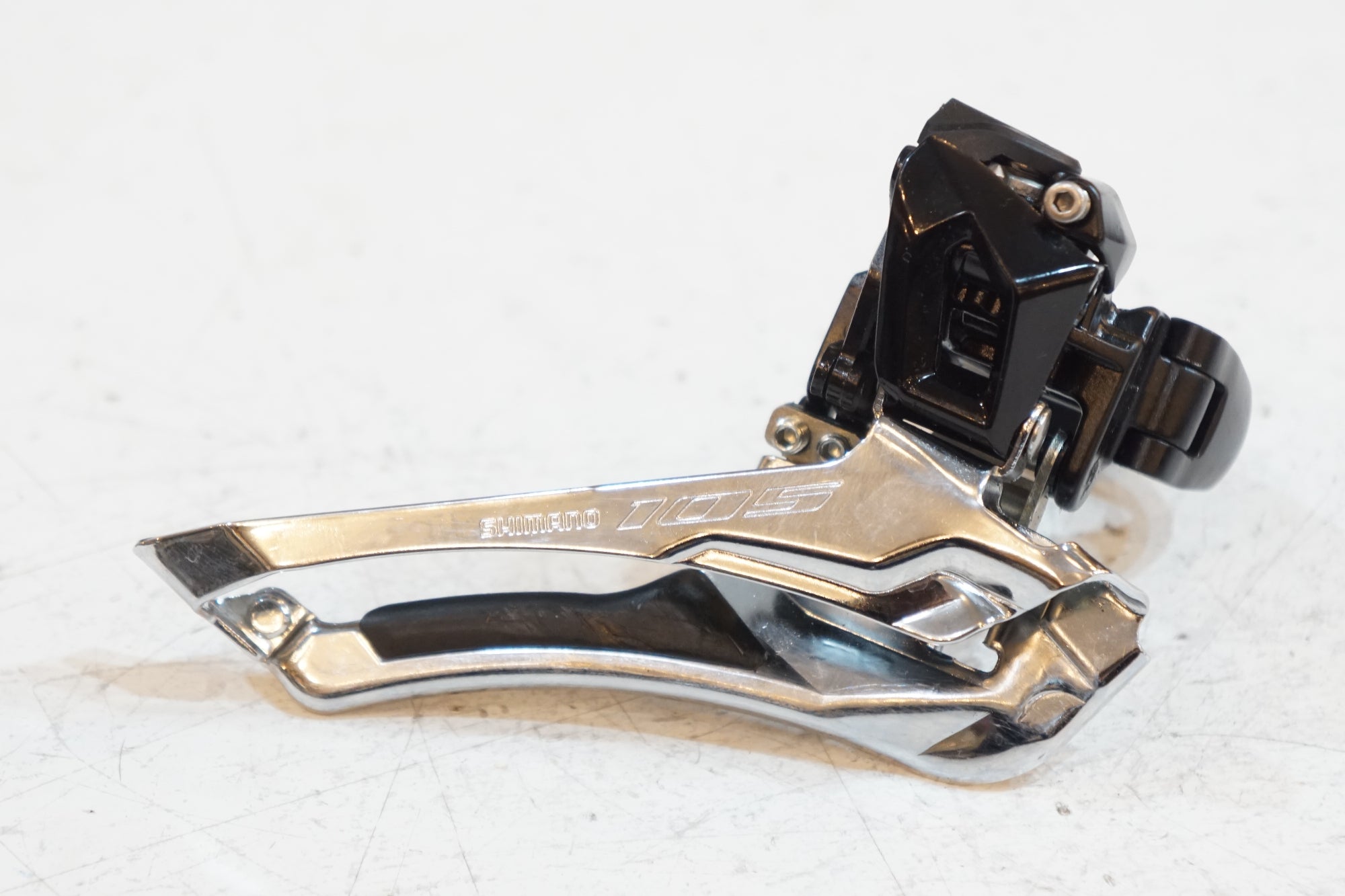 SHIMANO 「シマノ」 105 FD-R7000 φ31.8 フロントディレイラー / バイチャリ浦和ベース