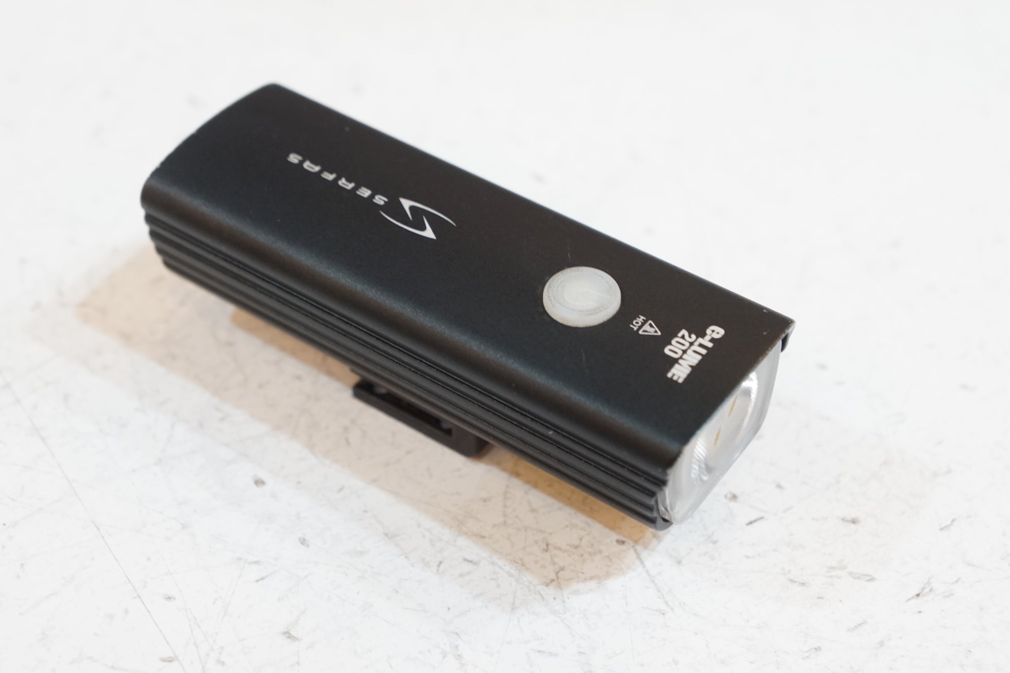 SERFAS 「サーファス」 E-LUME200 フロントライト / バイチャリ浦和ベース