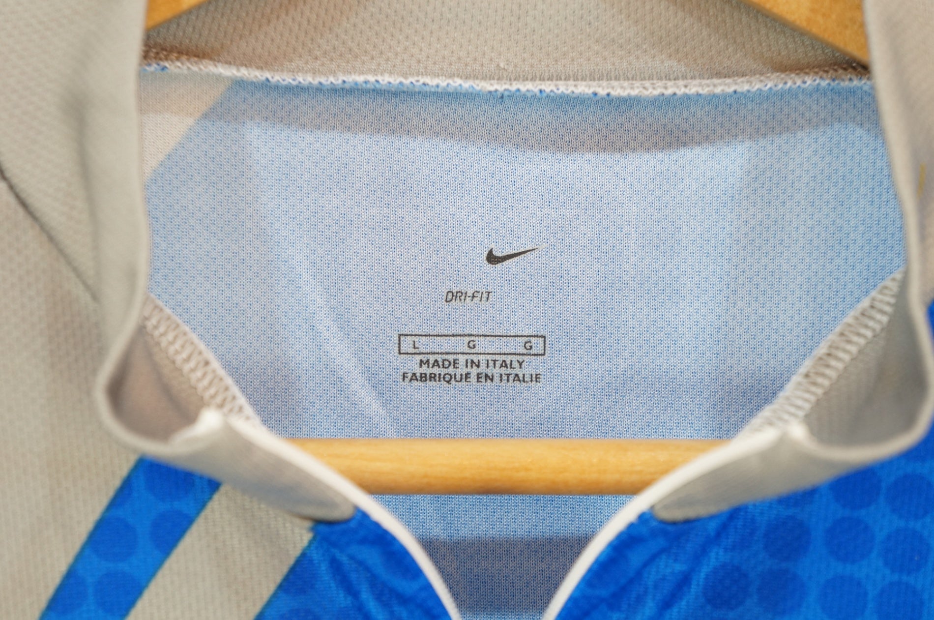 NIKE 「ナイキ」 TREK LIVEATRONG Lサイズ 半袖ジャージ / バイチャリ浦和ベース