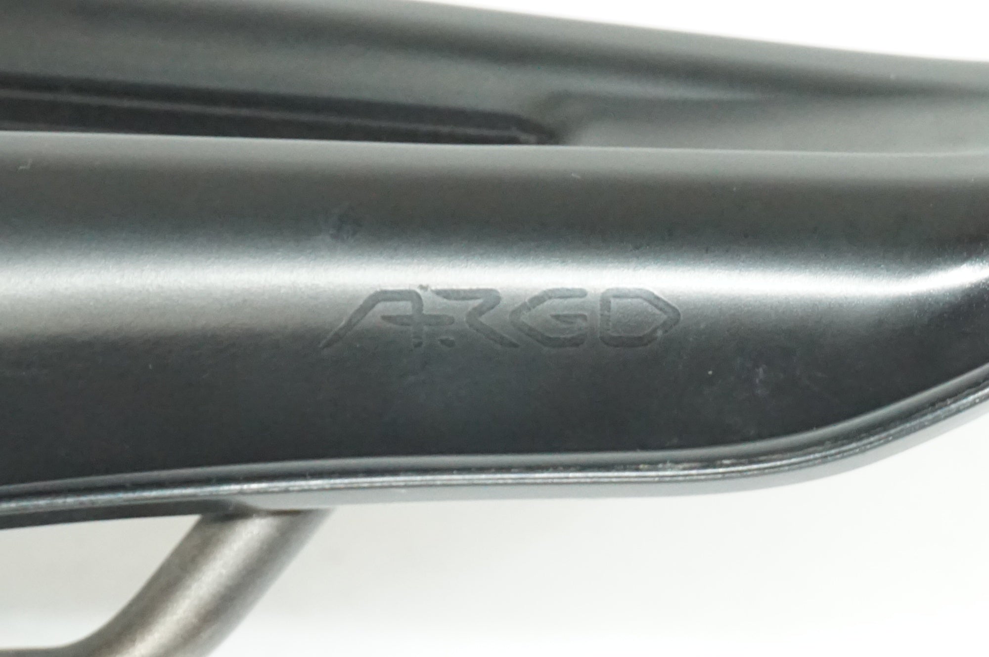 FIZIK 「フィジーク」 ARGO TEMPO R3 KIUM 150mm サドル / 大宮店